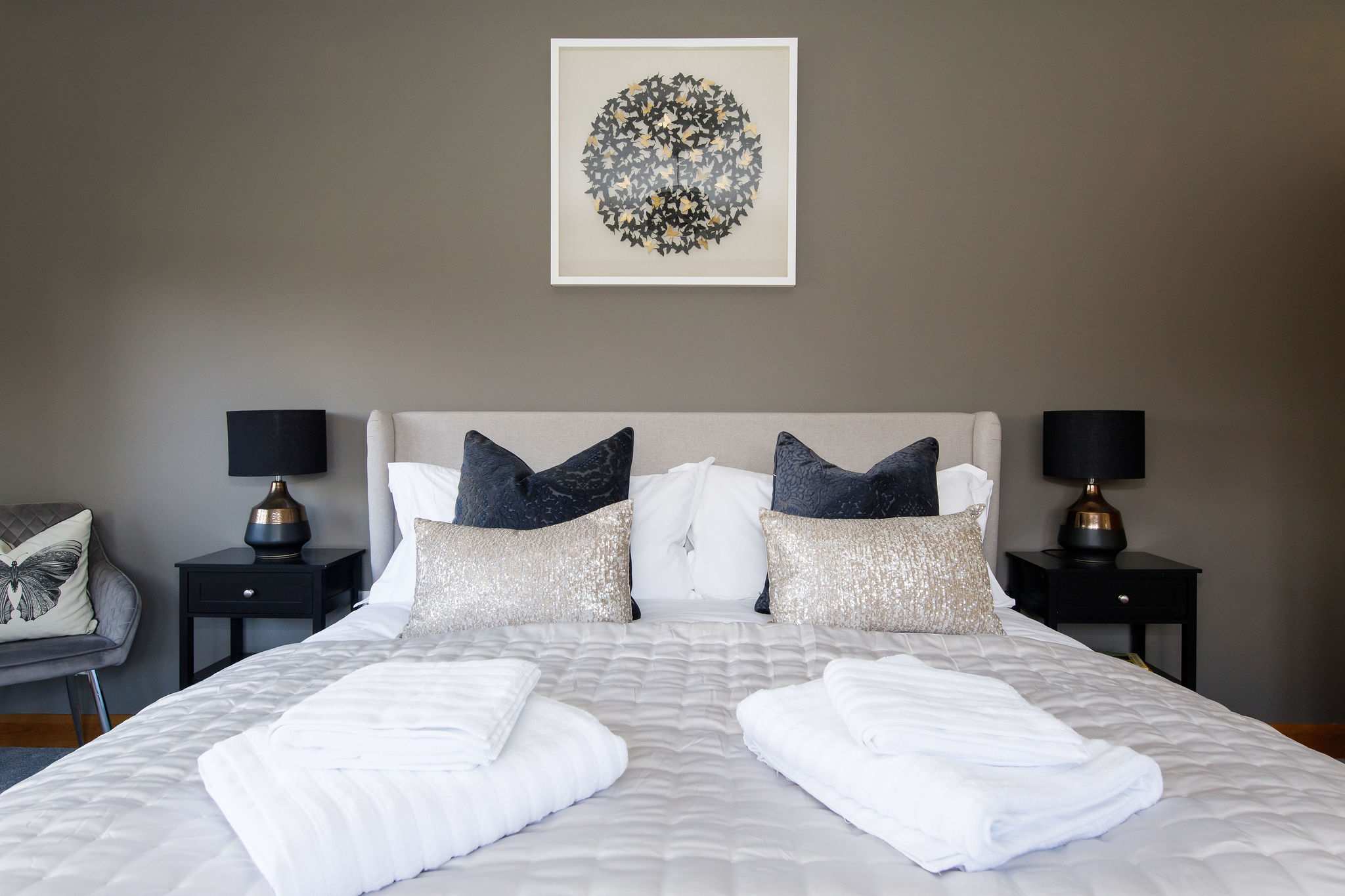 You're guarenteed a great night's sleep in this king room!