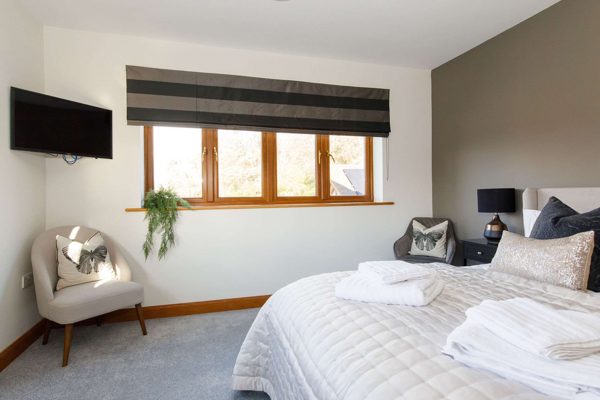 Wake up to surrounding countryside and bird song.