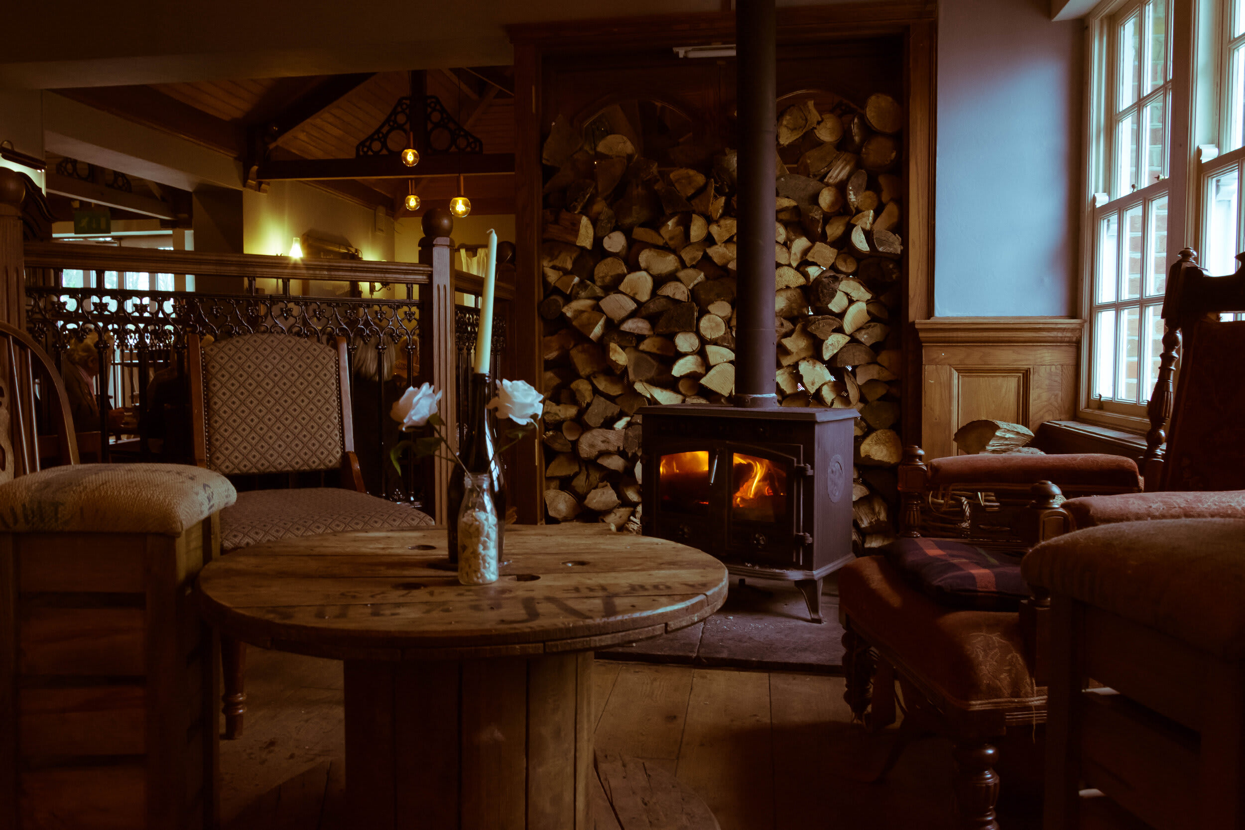 There are many country pubs in the area for delicious meals out or a drink by the fire.