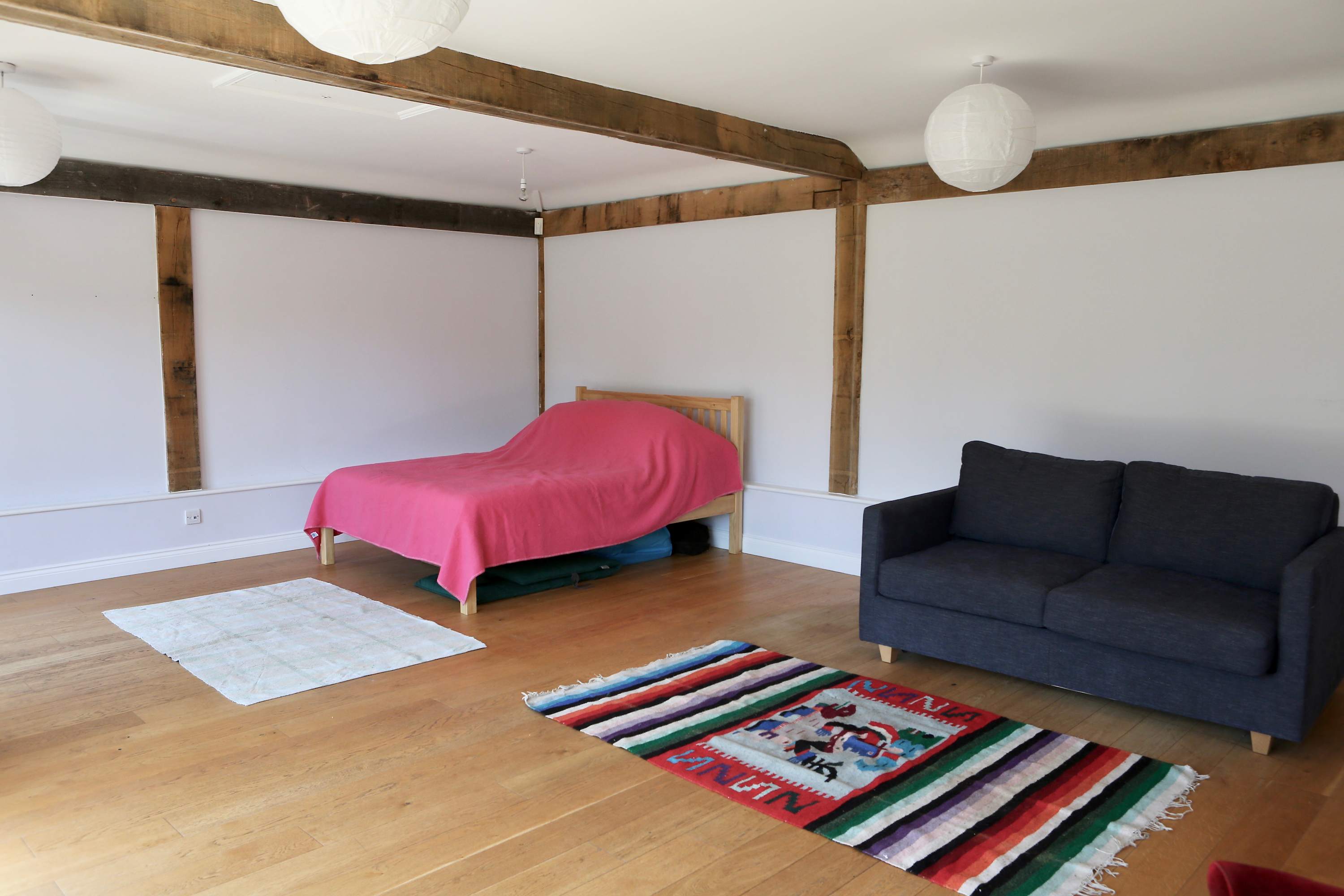 The annexe also benefits from a sofa bed and en suite shower room.