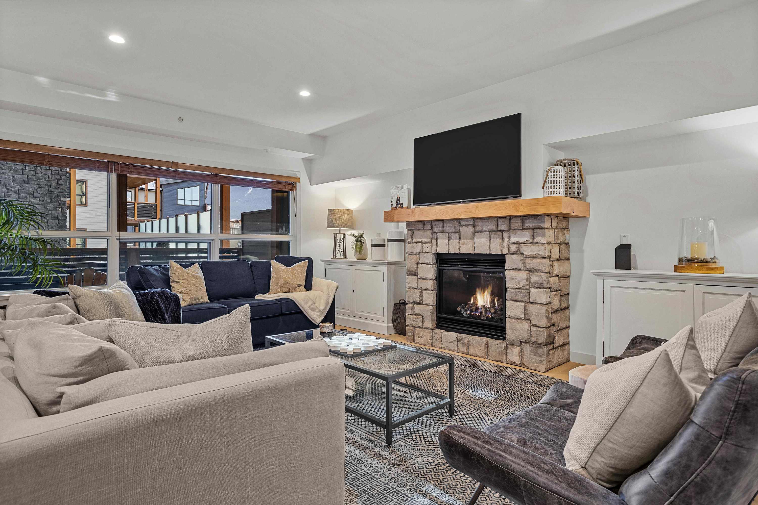 Luxury Ski Retreat | Hot Tub + Parking 2