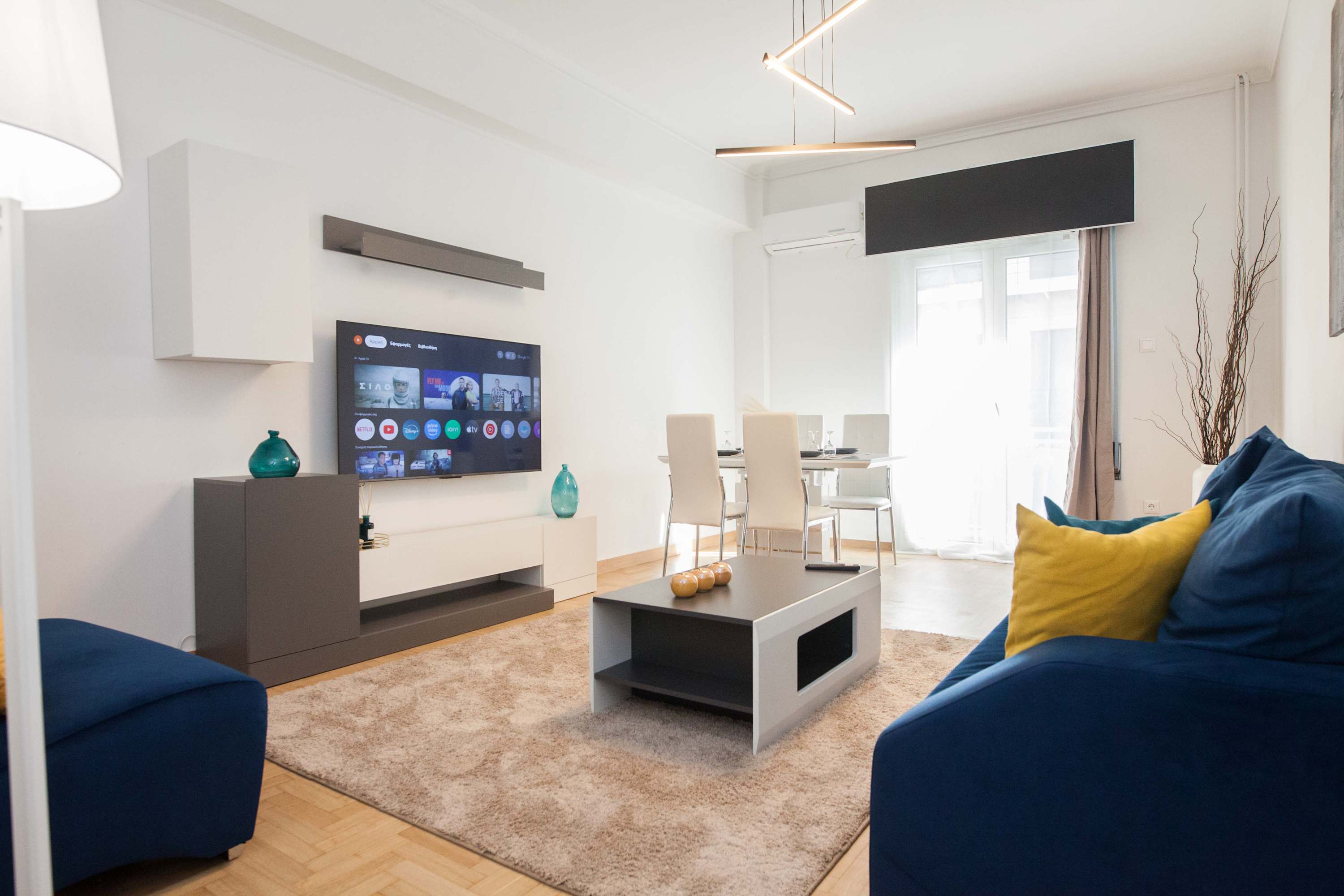 Stylish Renovated 2 Bd Apt in Exarcheia — holiday rental in Athens