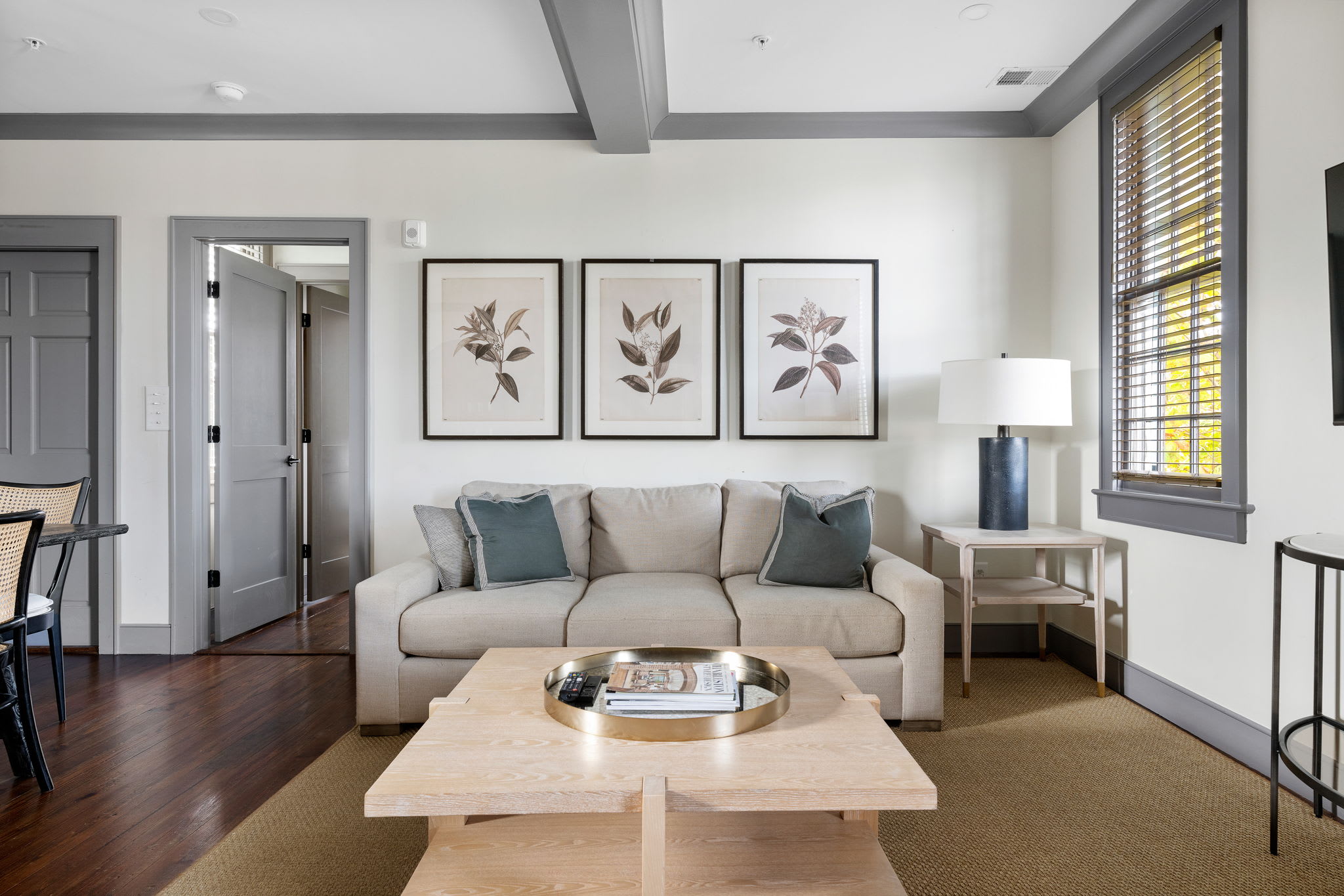 Downtown, 2 Beds, Rosemary Suite