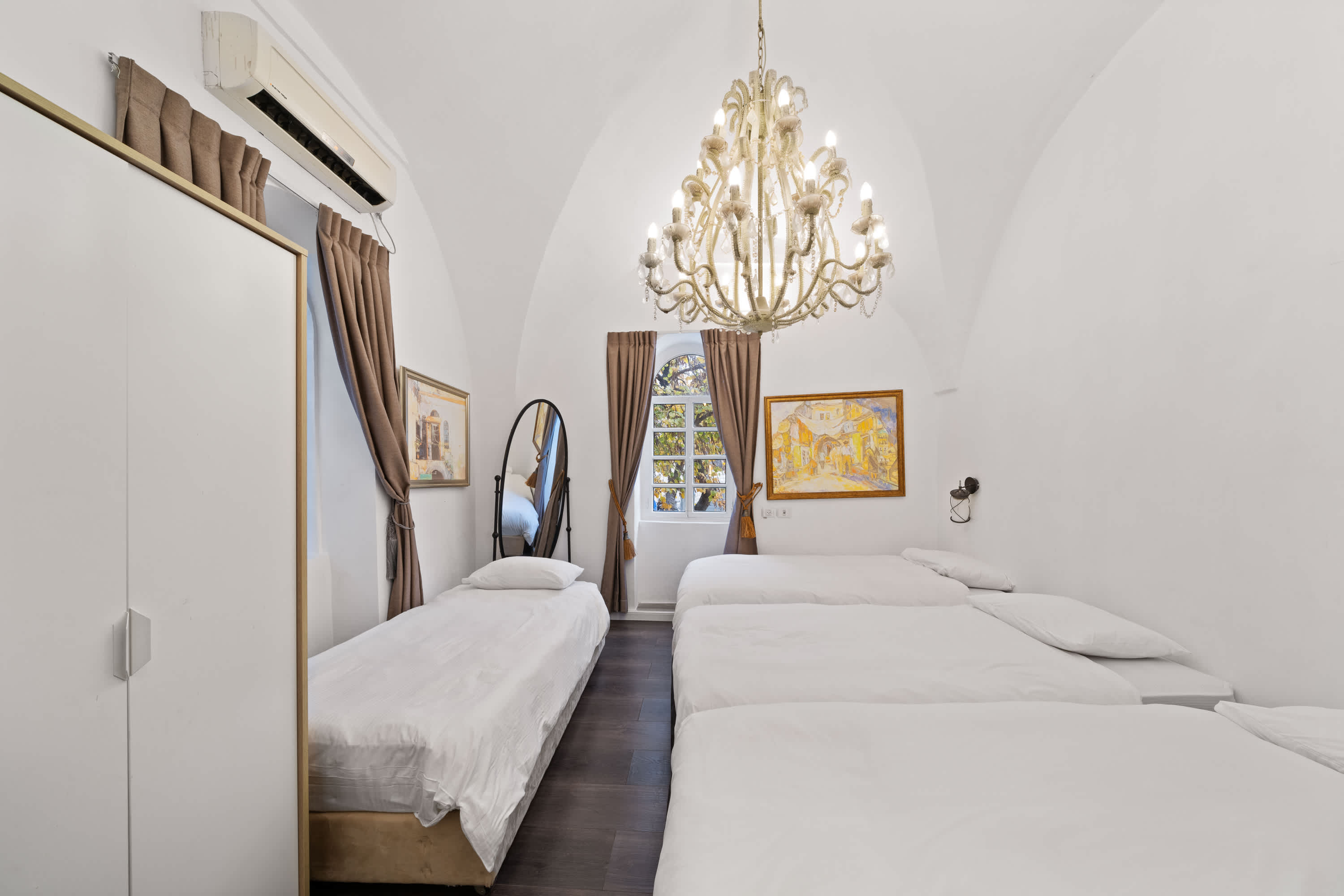 Elegant Mamilla Villa 5BR Rooftop Jacuzzi Steps from Old City photo 32