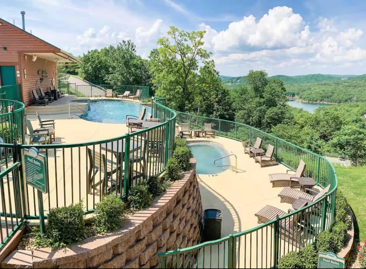 L-6 Gorgeous views, clean cozy near SDC — Branson, MO — vacation rental