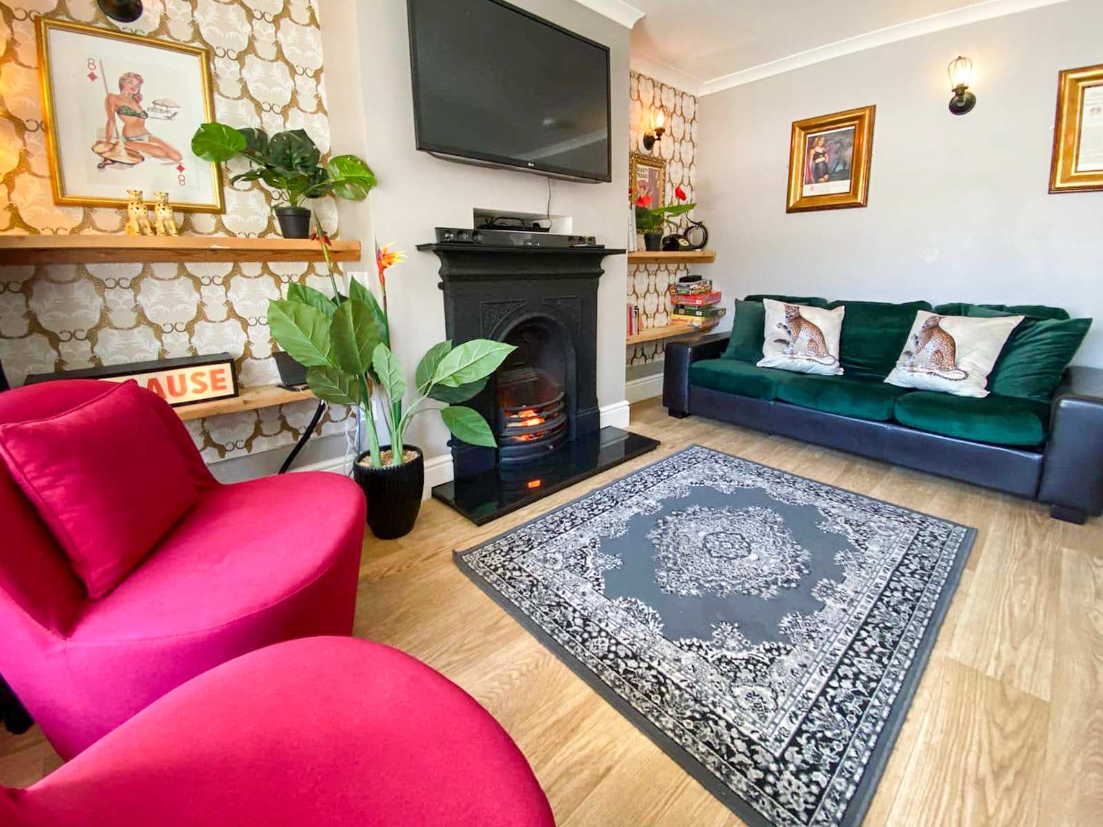 Hot Tub Hideaway - by Brighton Holiday Lets - Brighton Holiday Home - Image 3