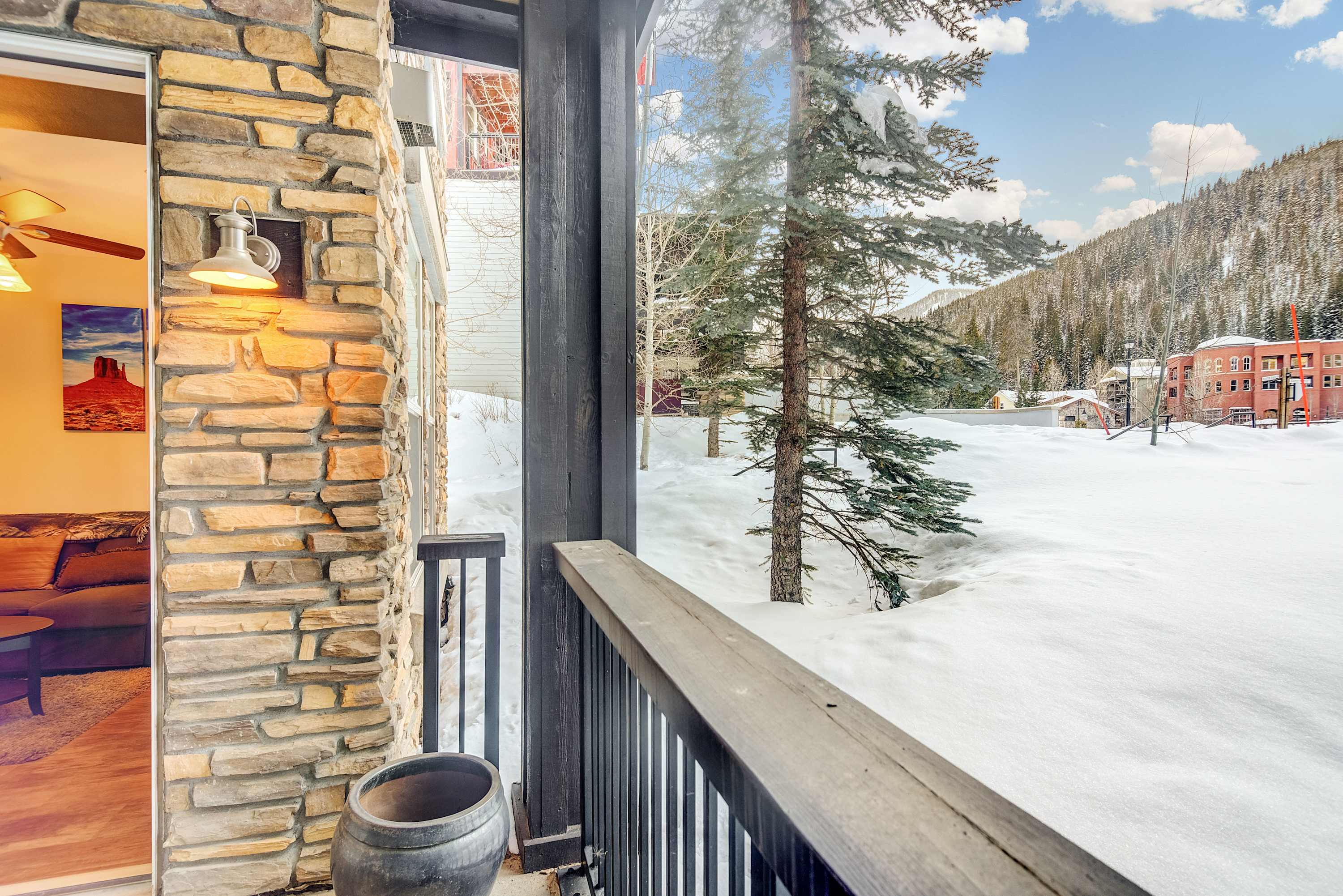 Spacious 1BR, Fireplace, Amenities Deck | WP Resort | Ski-in/out