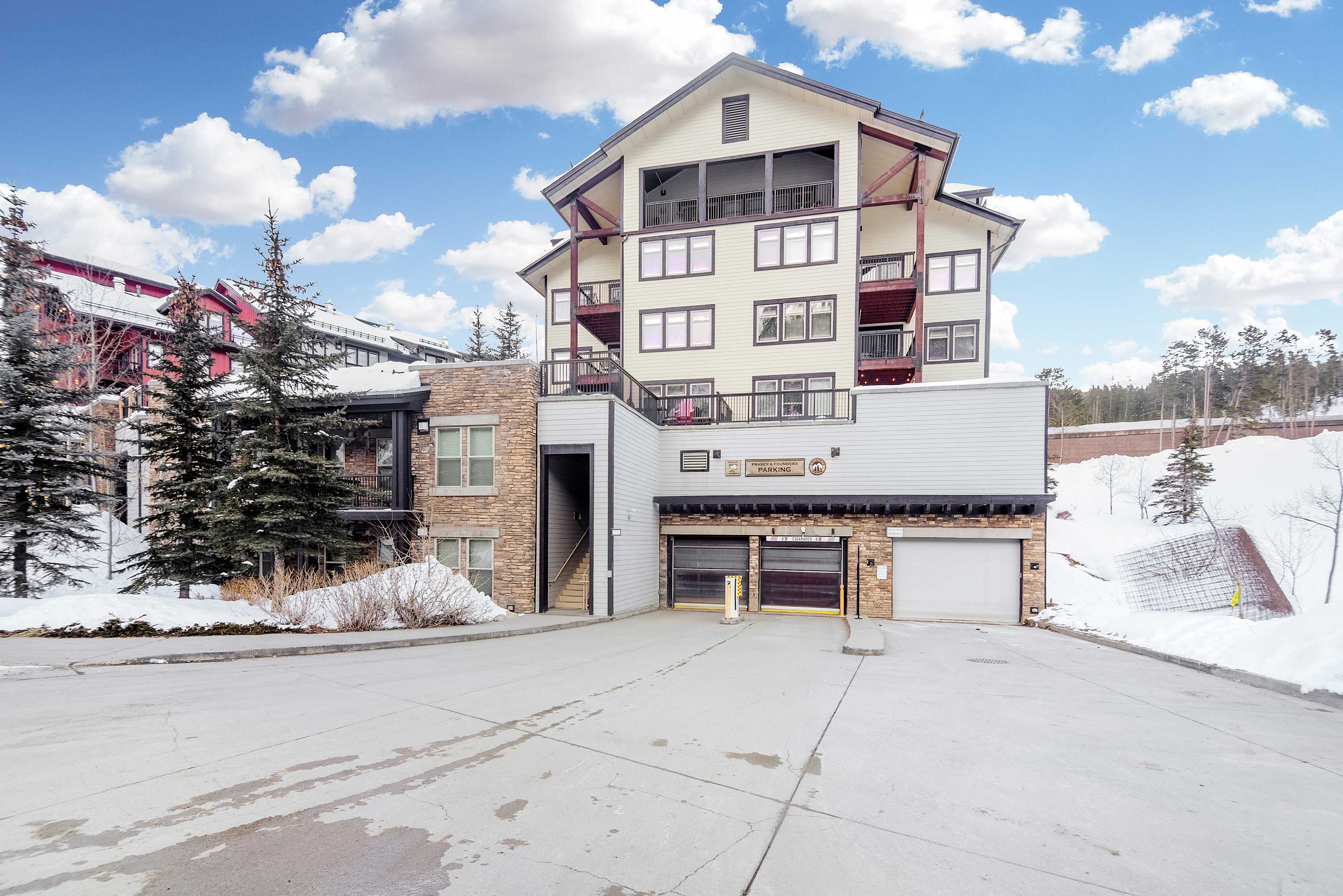 Spacious 1BR, Fireplace, Amenities Deck | WP Resort | Ski-in/out