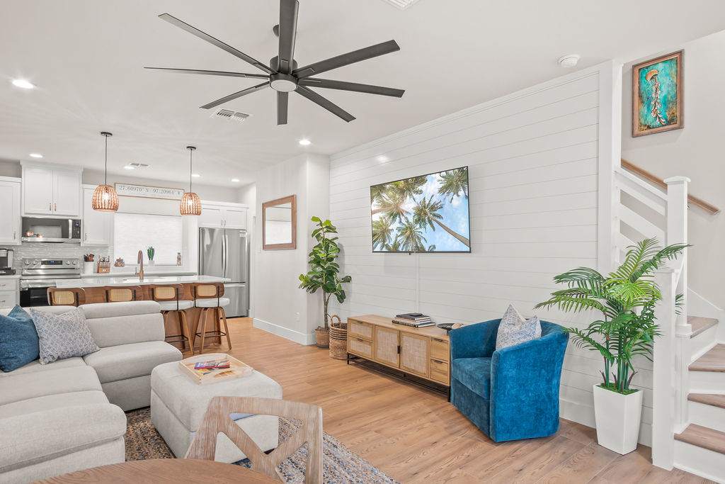 Latitude Adjustment~Boat Slip~Walk to Beach~ Pool — Corpus Christi, TX — vacation rental