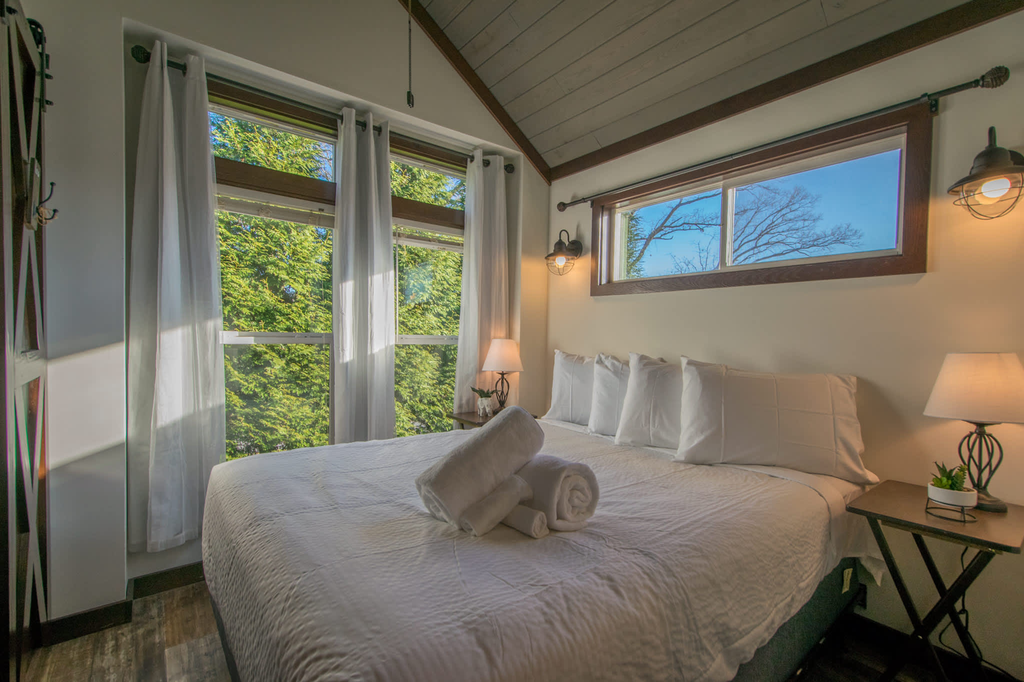 Gorgeous 1BR Tiny Home w/ Pool | Bocce | Free Tix — Flat Rock, NC — vacation rental