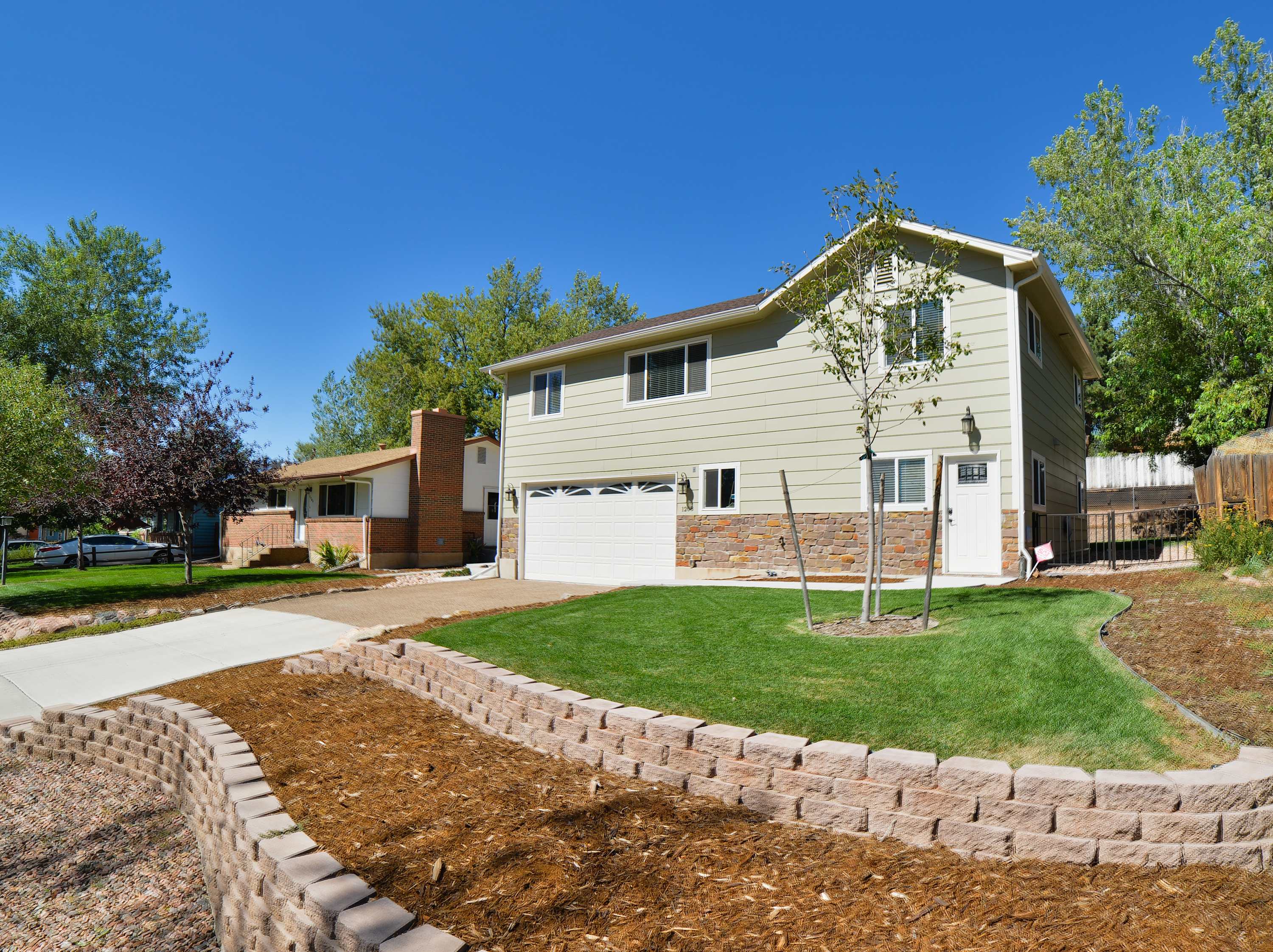 Crestview Place! 2 Mins to UCCS, Patio, and BBQ β Colorado Springs, CO β vacation rental