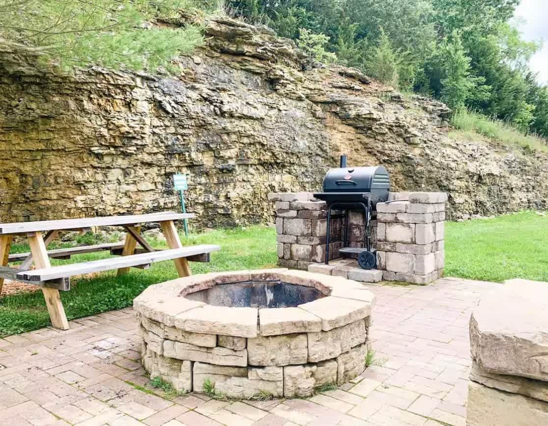 Ozark Condo -Lake Views, Quick Trip to SDC