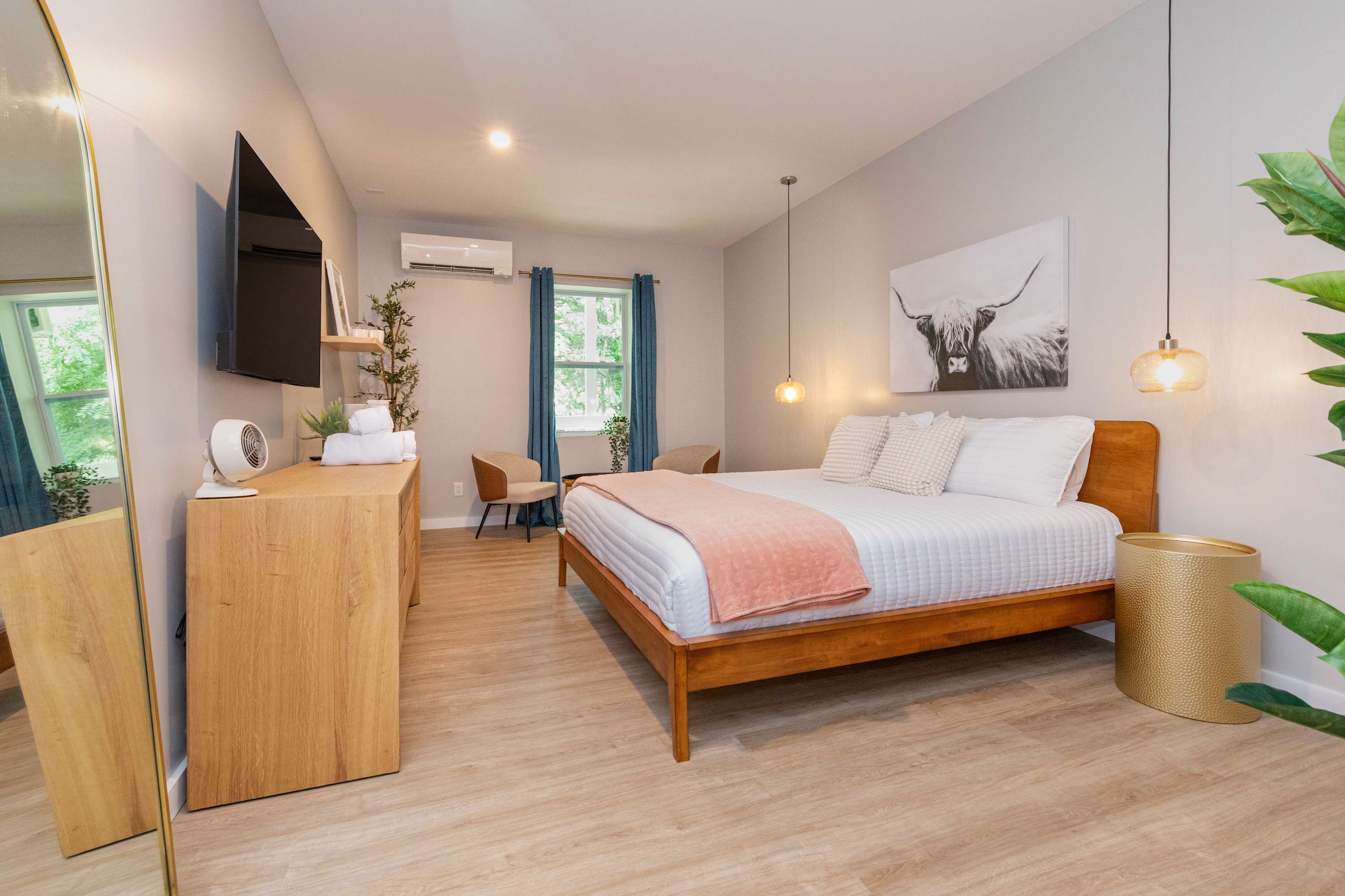 Hydrangea Deluxe King Studio at The Dogwood — Maggie Valley, NC — vacation rental