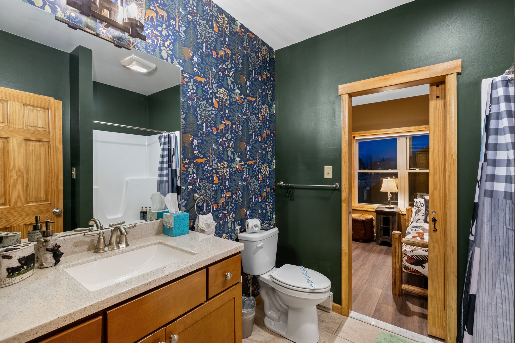 Bright & Bold Bathroom
Colorful and fresh with double sinks and all the essentials this bathroom makes group mornings a breeze.