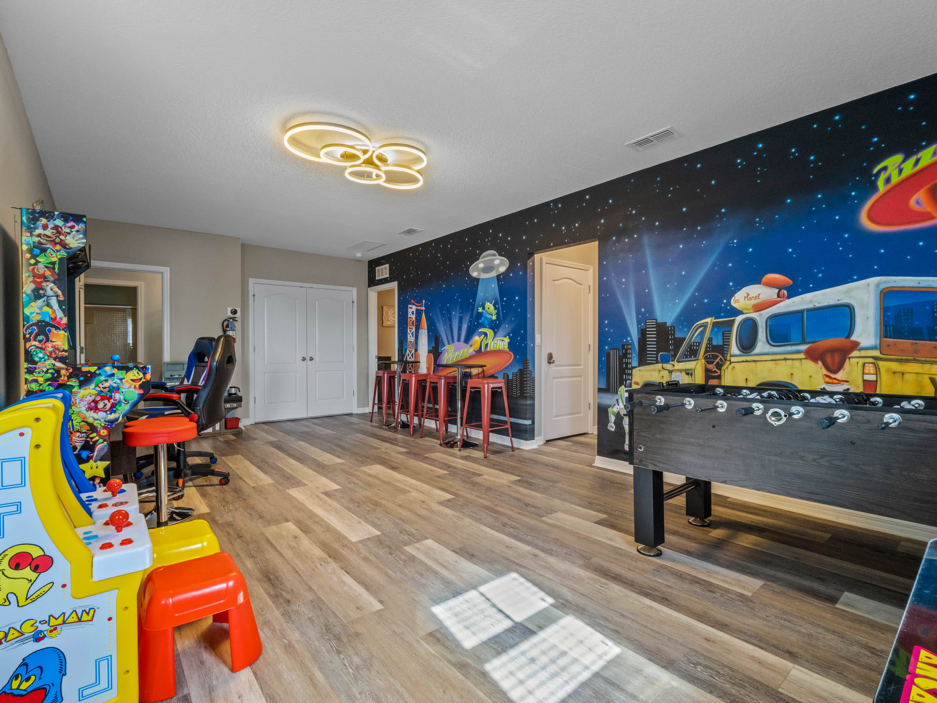 Resort home w/ pool, theater & game room