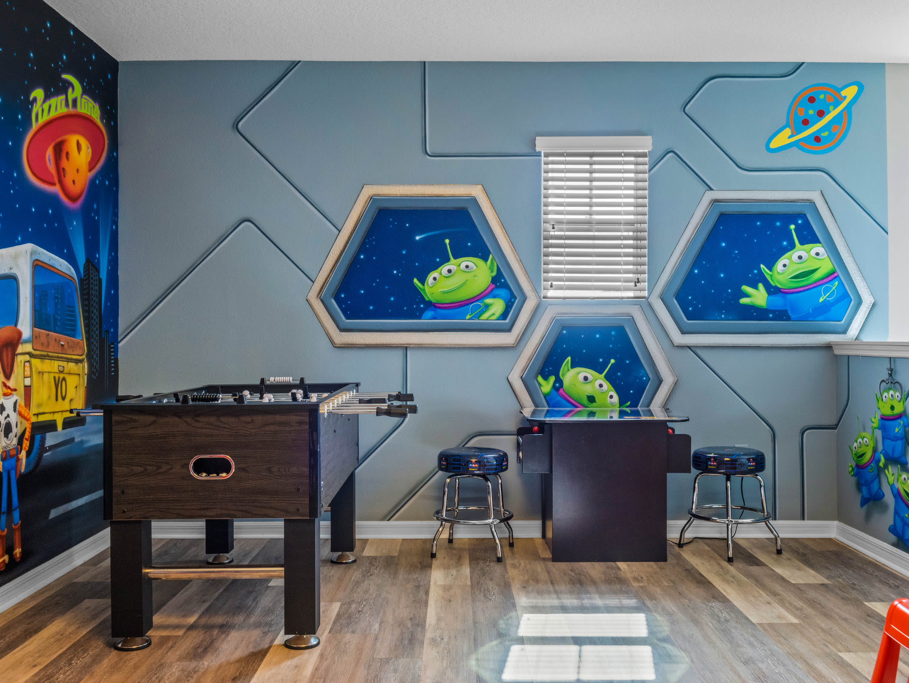 Resort home w/ pool, theater & game room