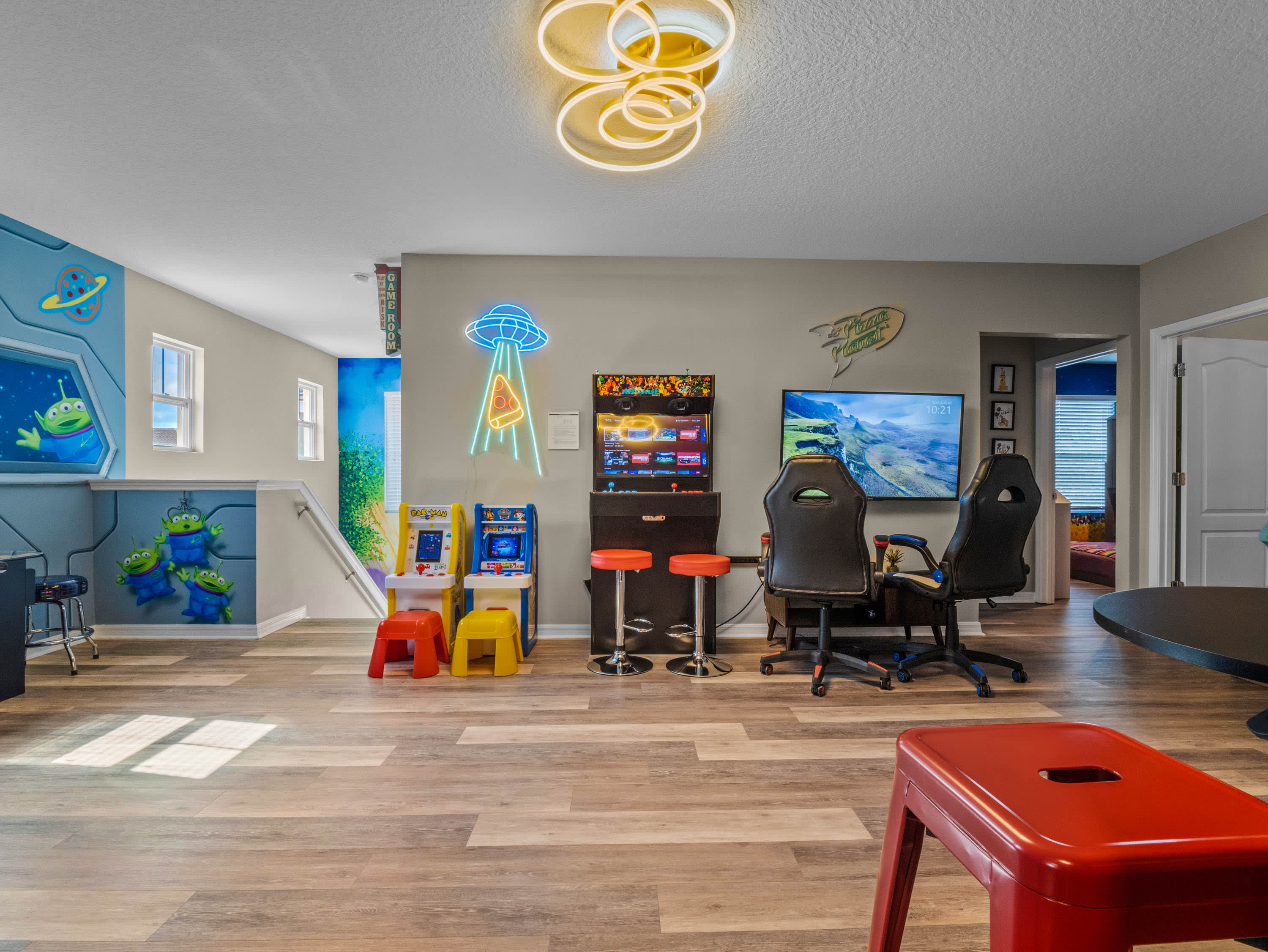 Resort home w/ pool, theater & game room