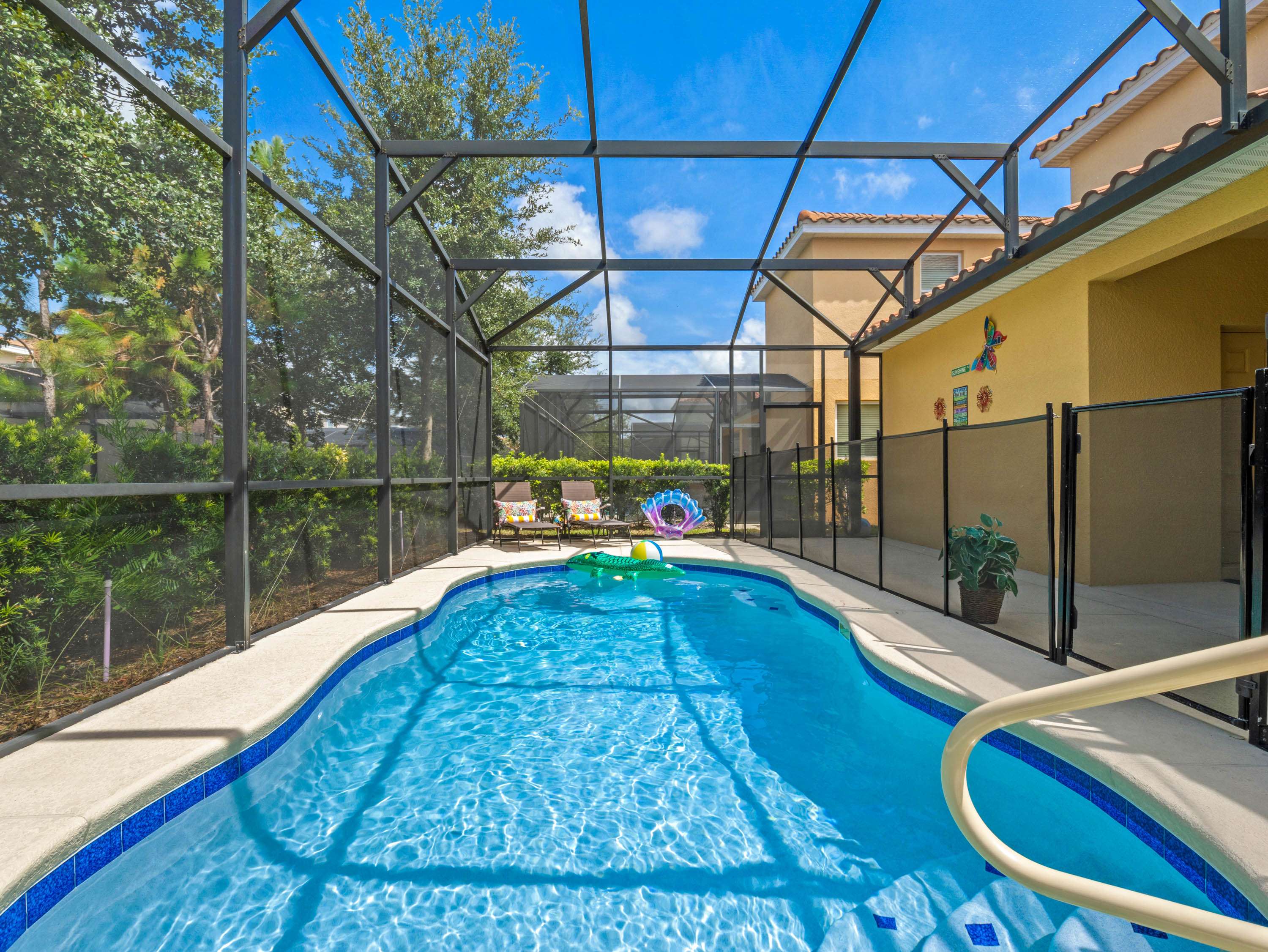 Resort home w/ pool, theater & game room