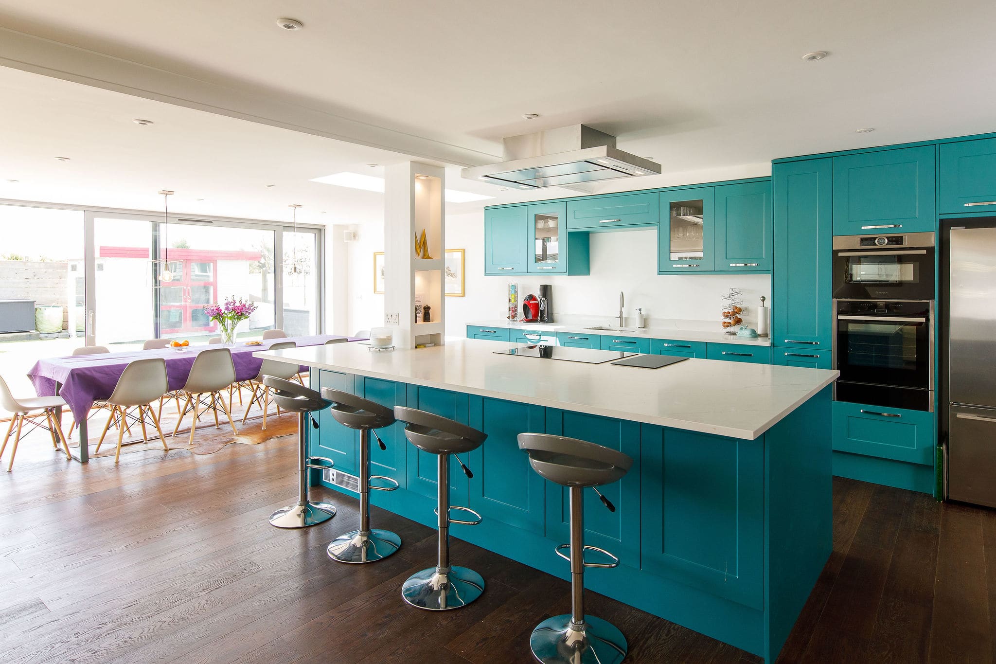 The kitchen has a breakfast bar to seat 4 guests - perfect for a morning coffee or evening drink.