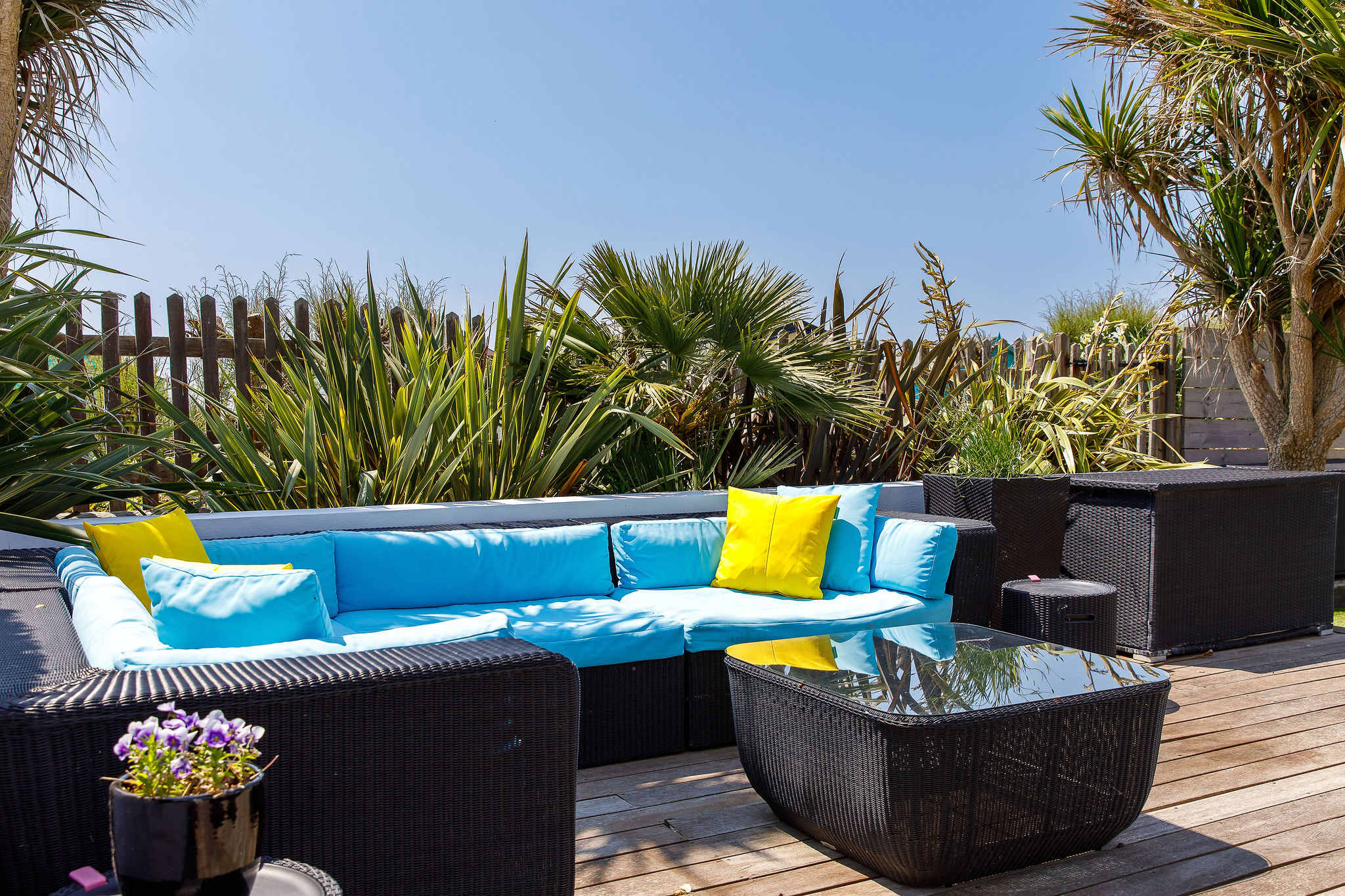 Relax on the comfy garden sofas with a morning coffee or evening drink.