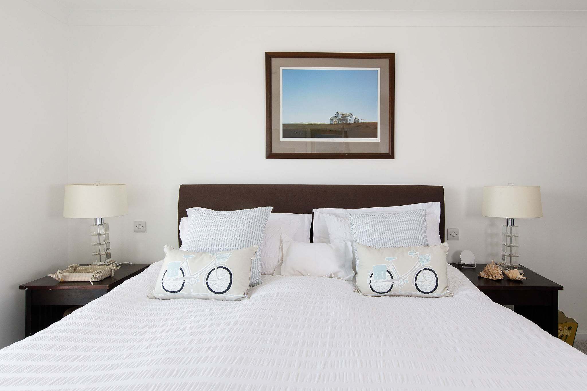 Expect a great night's sleep in this luxury super king bed.