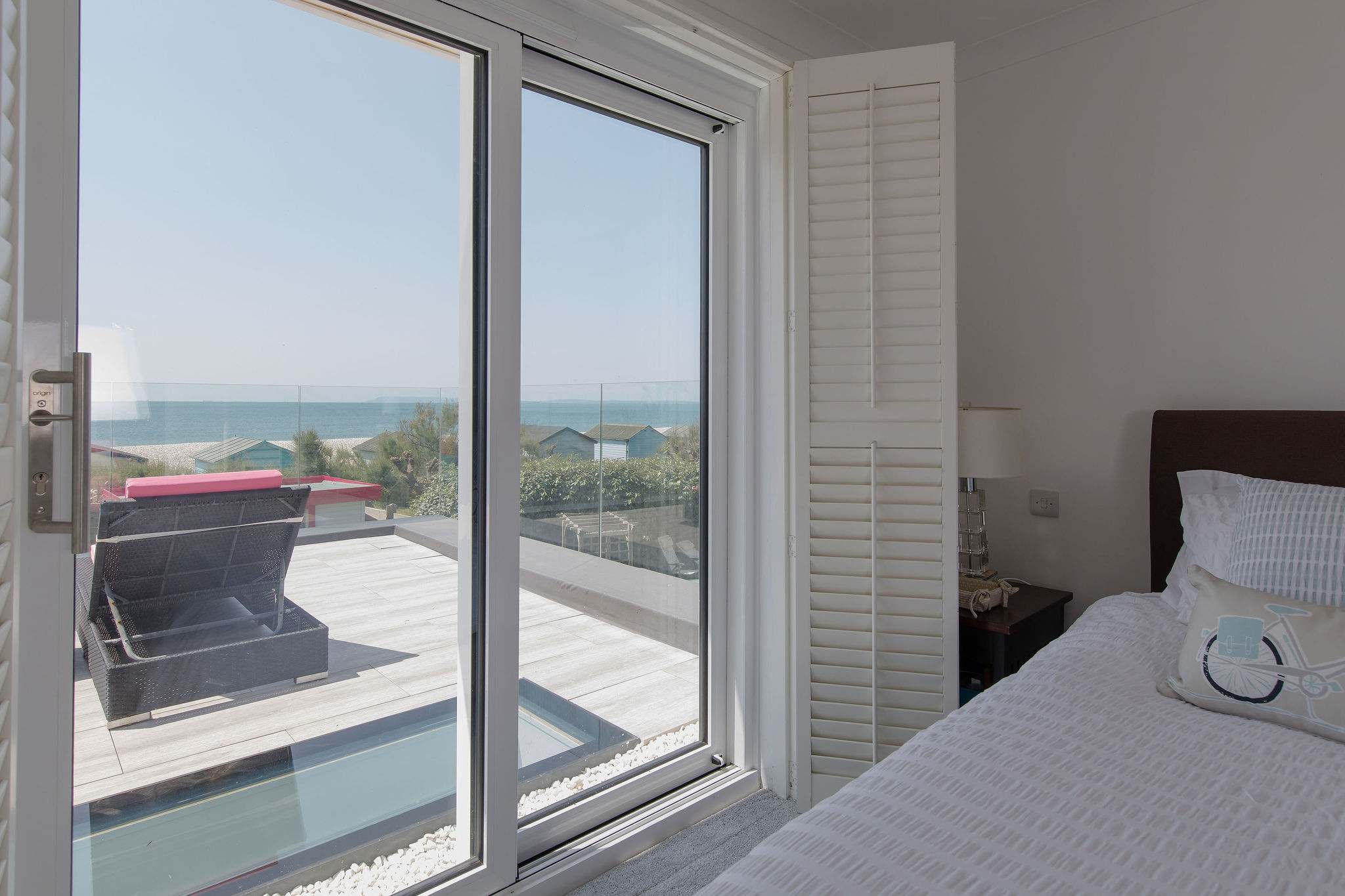 Head out to the sun loungers on the balcony to sun bathe, read or maybe even enjoy a cocktail.