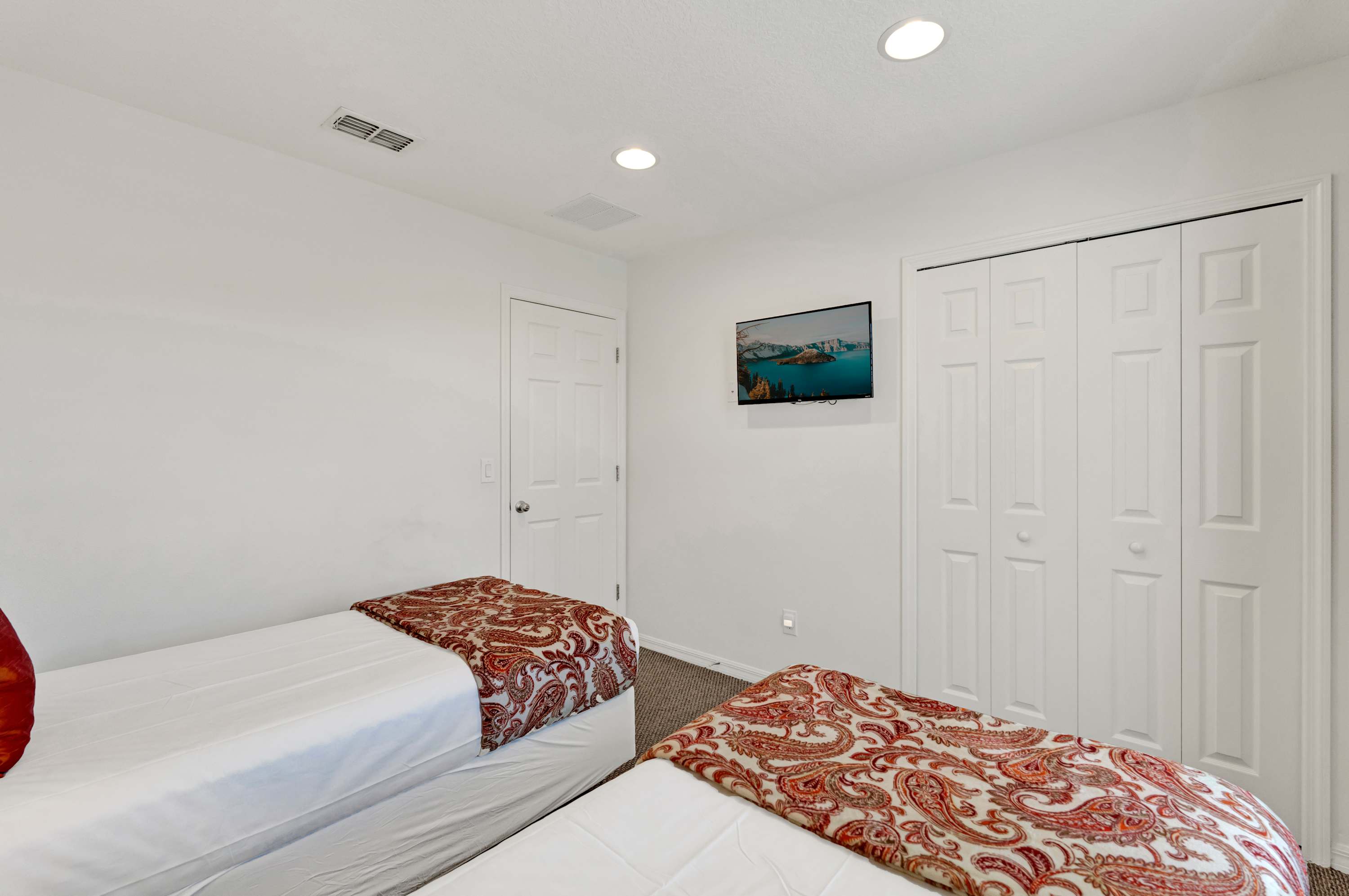 Two single bedoom with smart TV