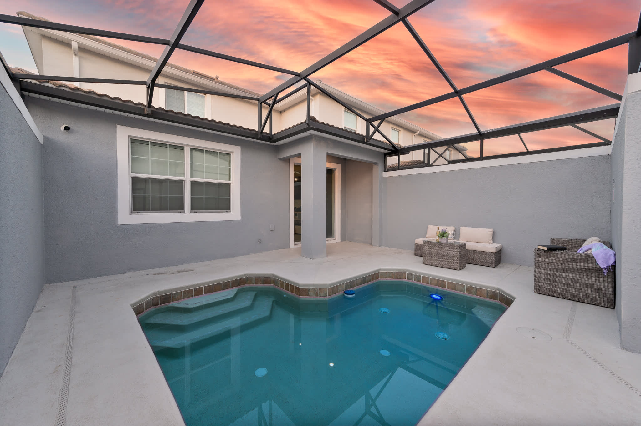 Villa mins to Disney w/ Private Pool Free Wtr Pk