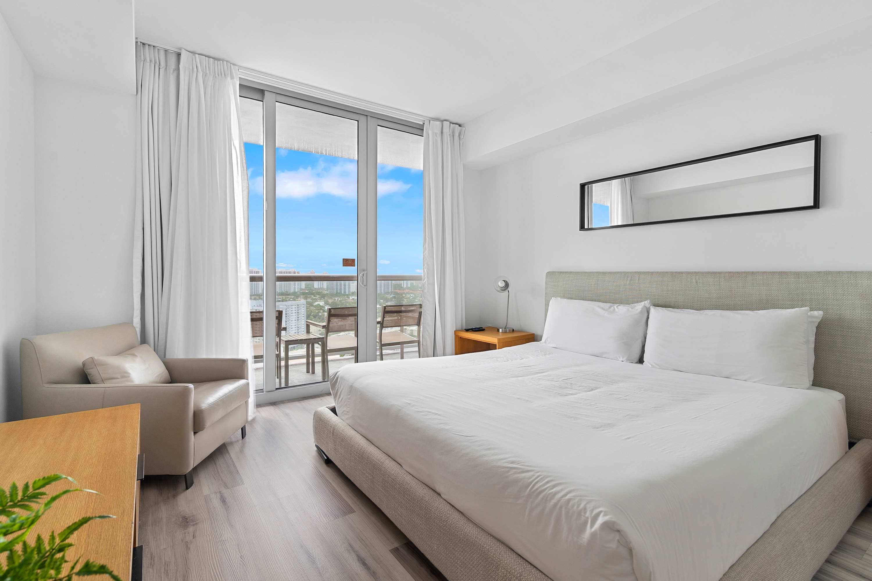 Chic Hallandale Retreat | Pool & Gym