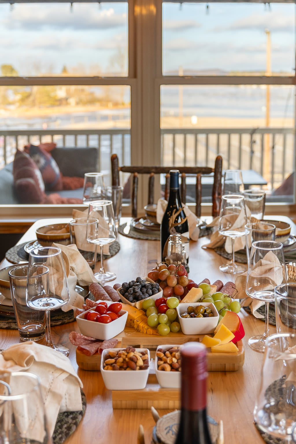 Whether it’s wine o’clock or snack time, this setup makes it all feel extra special.