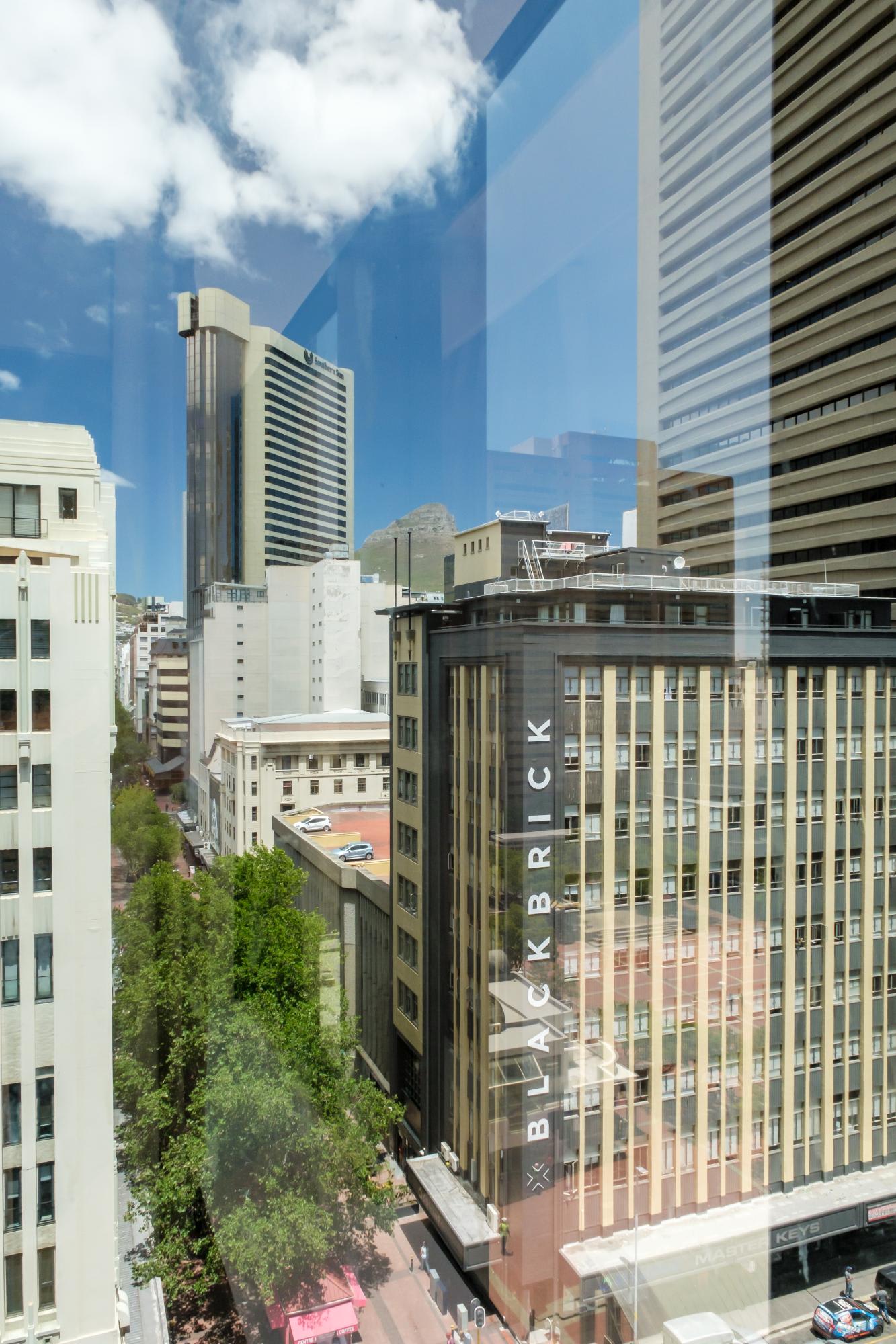 Classy 1Bed Apartment in Cape Town City Suite 1001 10