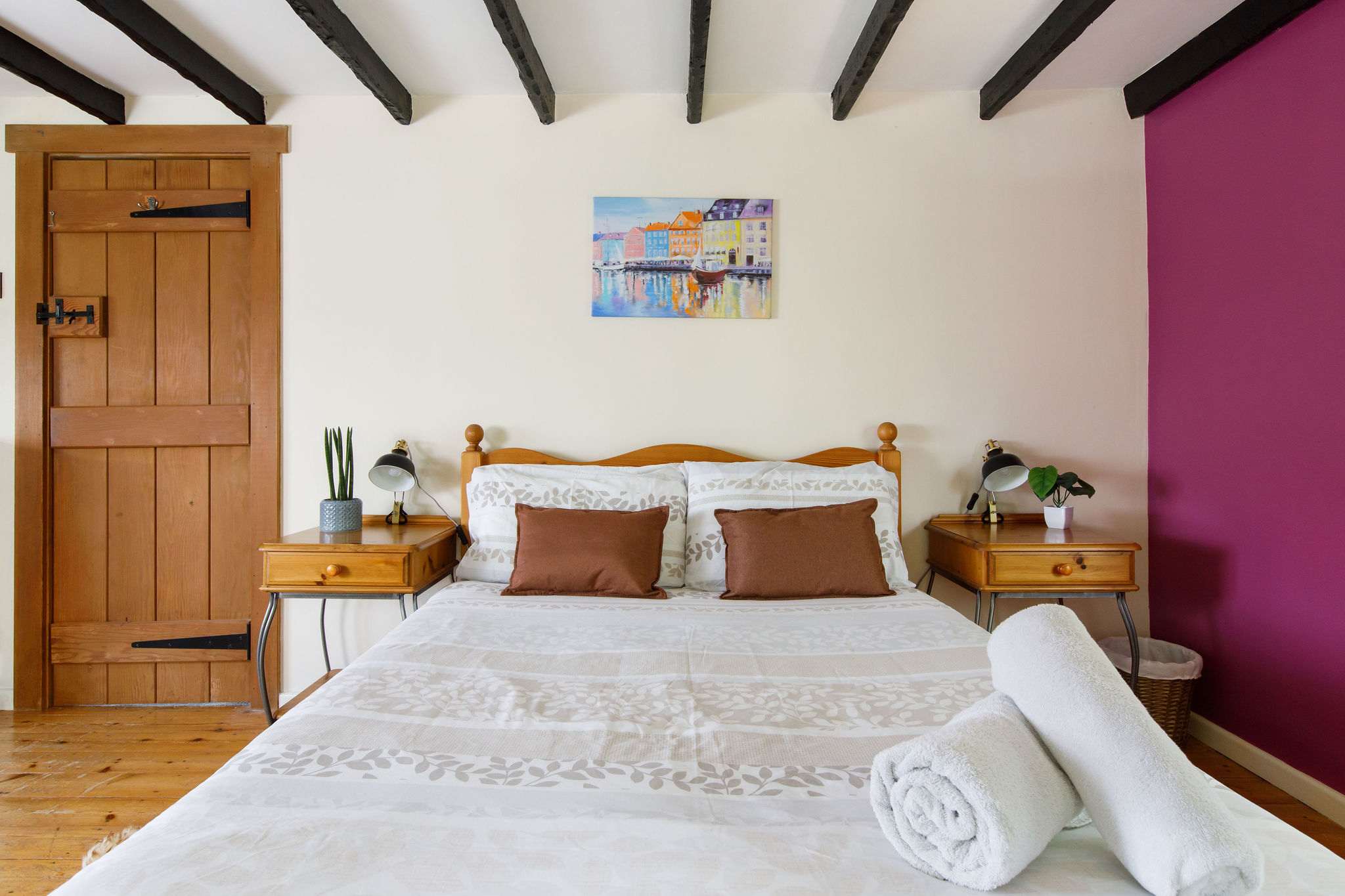 With reading lamps and side tables, you have all your home comforts for a relaxing stay.