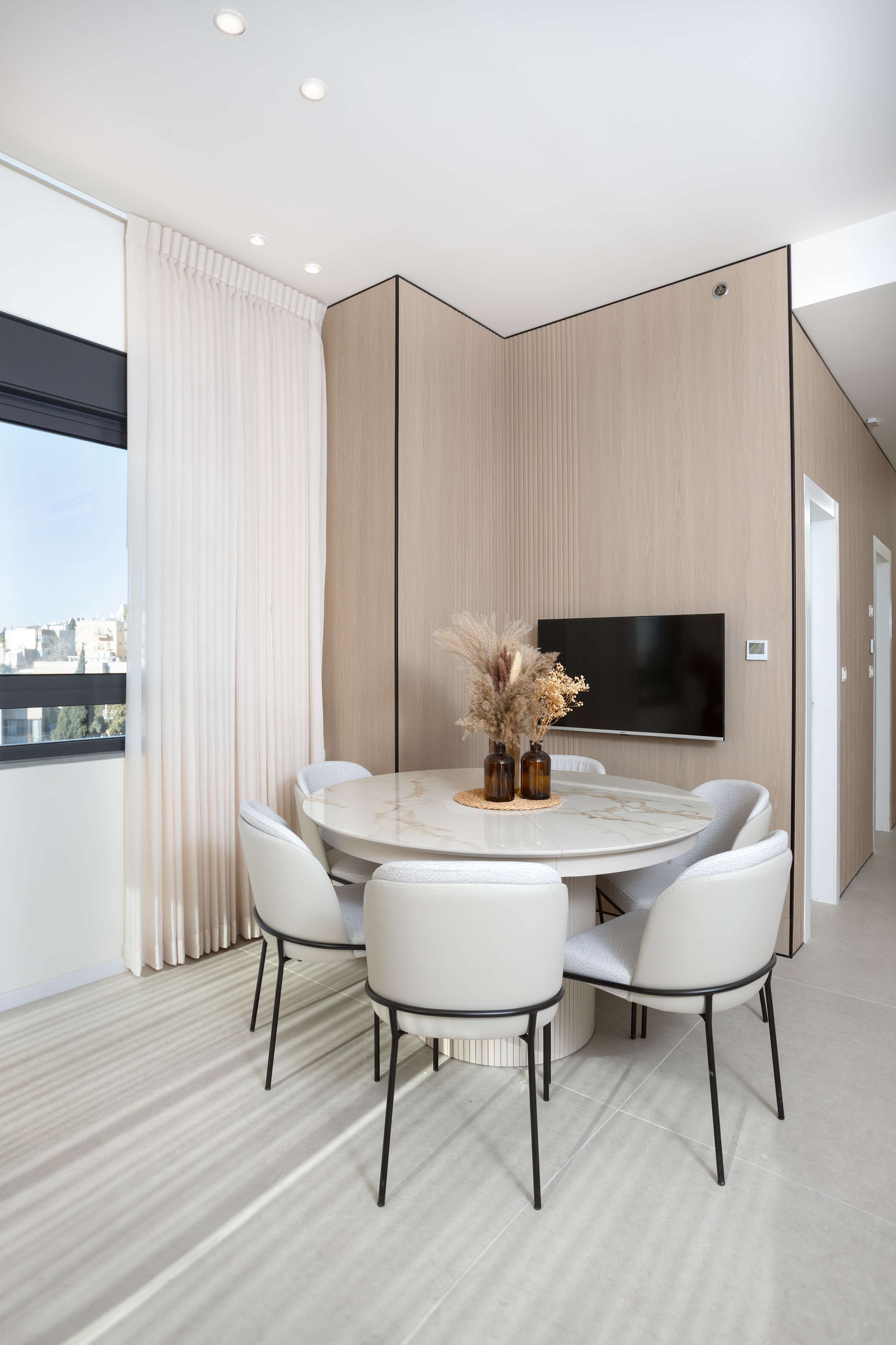 Modern 3 br Rehavia + rooftop! photo 6
