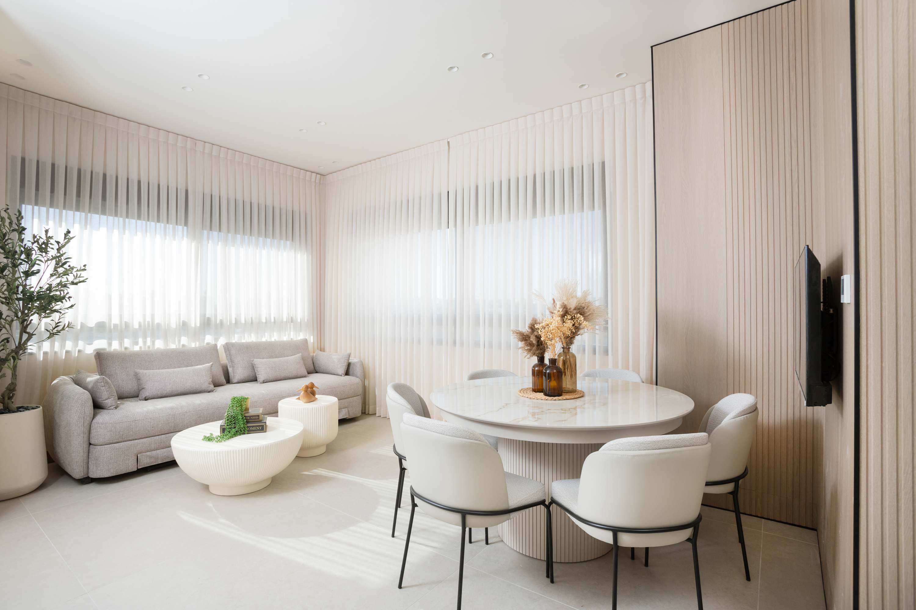 Modern 3 br Rehavia + rooftop! photo 4