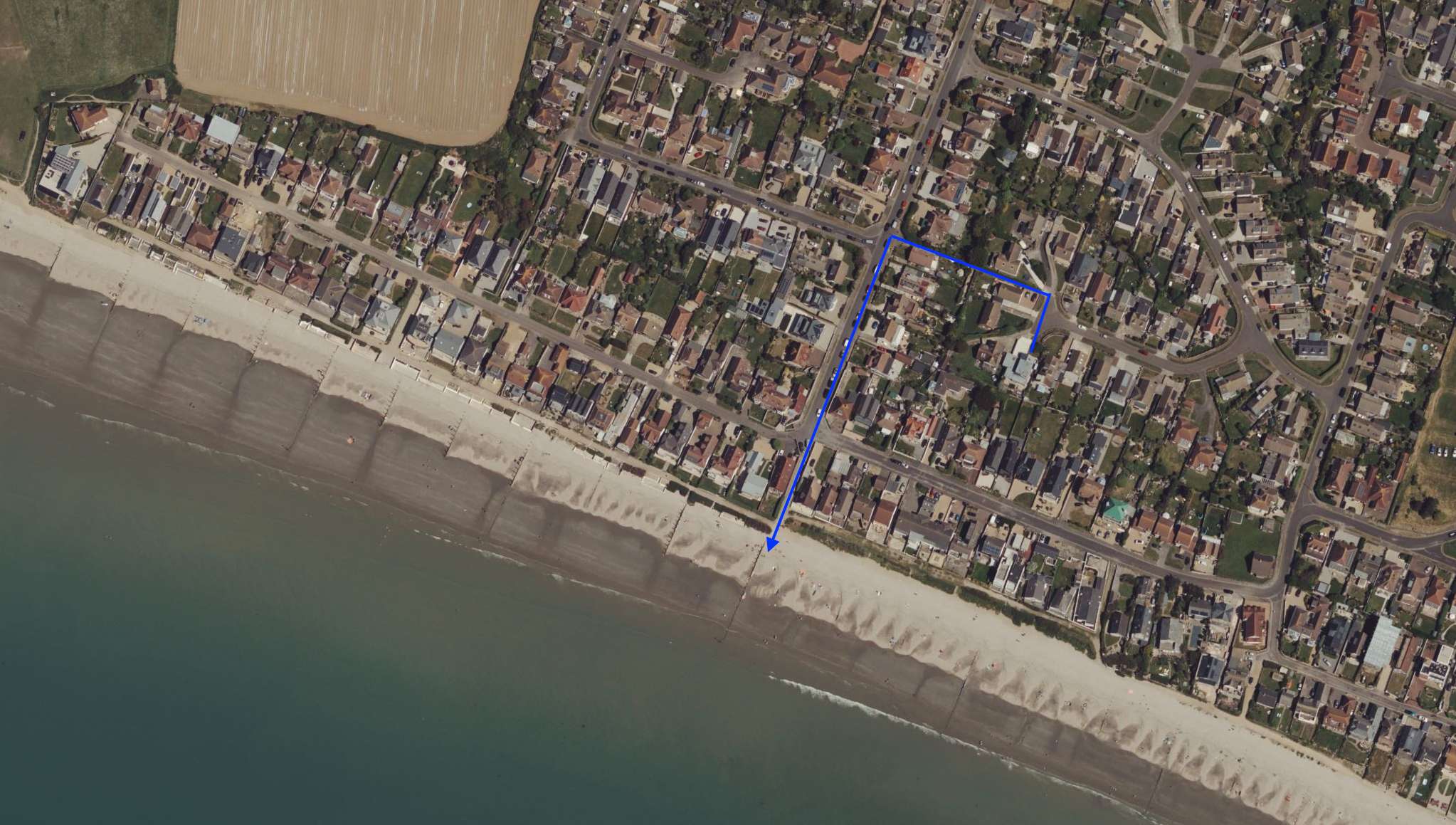 You can see just how close the beach is! There is a handy cut through too!