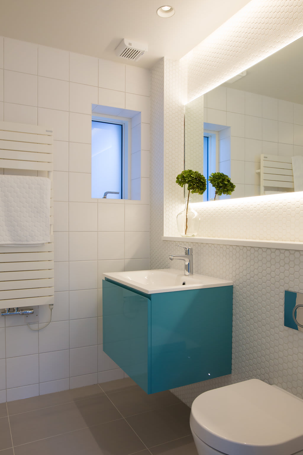 There is a downstairs shower room to serve the ground floor bedrooms.