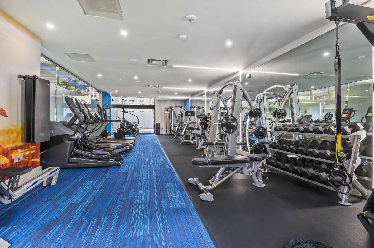 Arlington Apartment: Near Metro & Gym