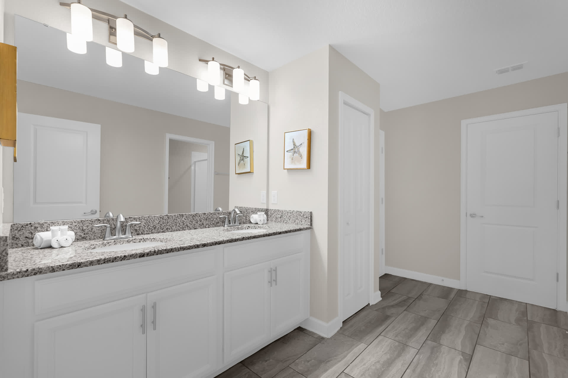 Spacious En-Suite Bathroom with Double Vanity