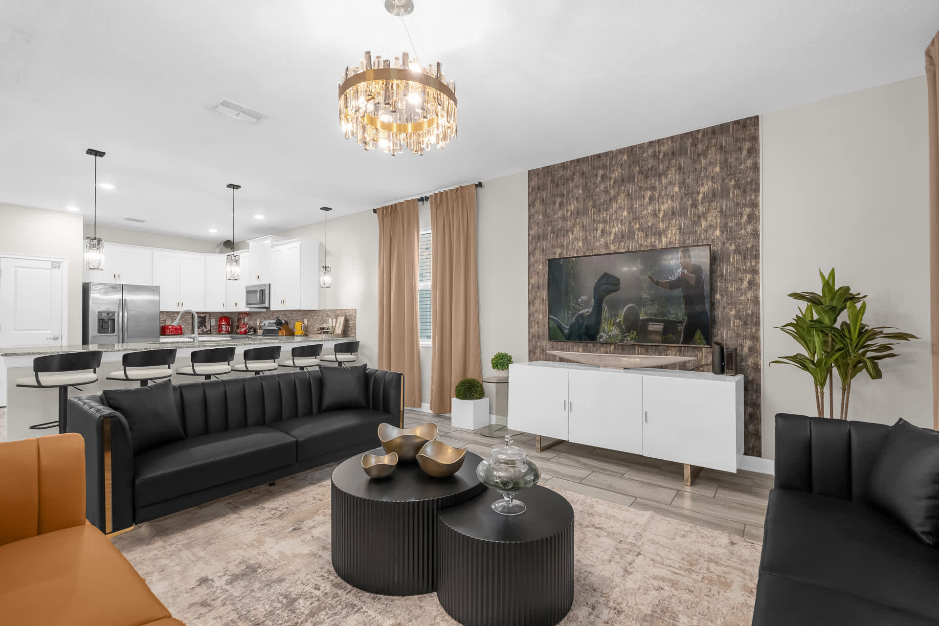 Luxury Group friendly Living Room with Smart TV