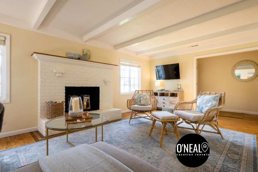 Pleasure Point Getaway with hot tub, dog friendly! — Santa Cruz, CA — vacation rental