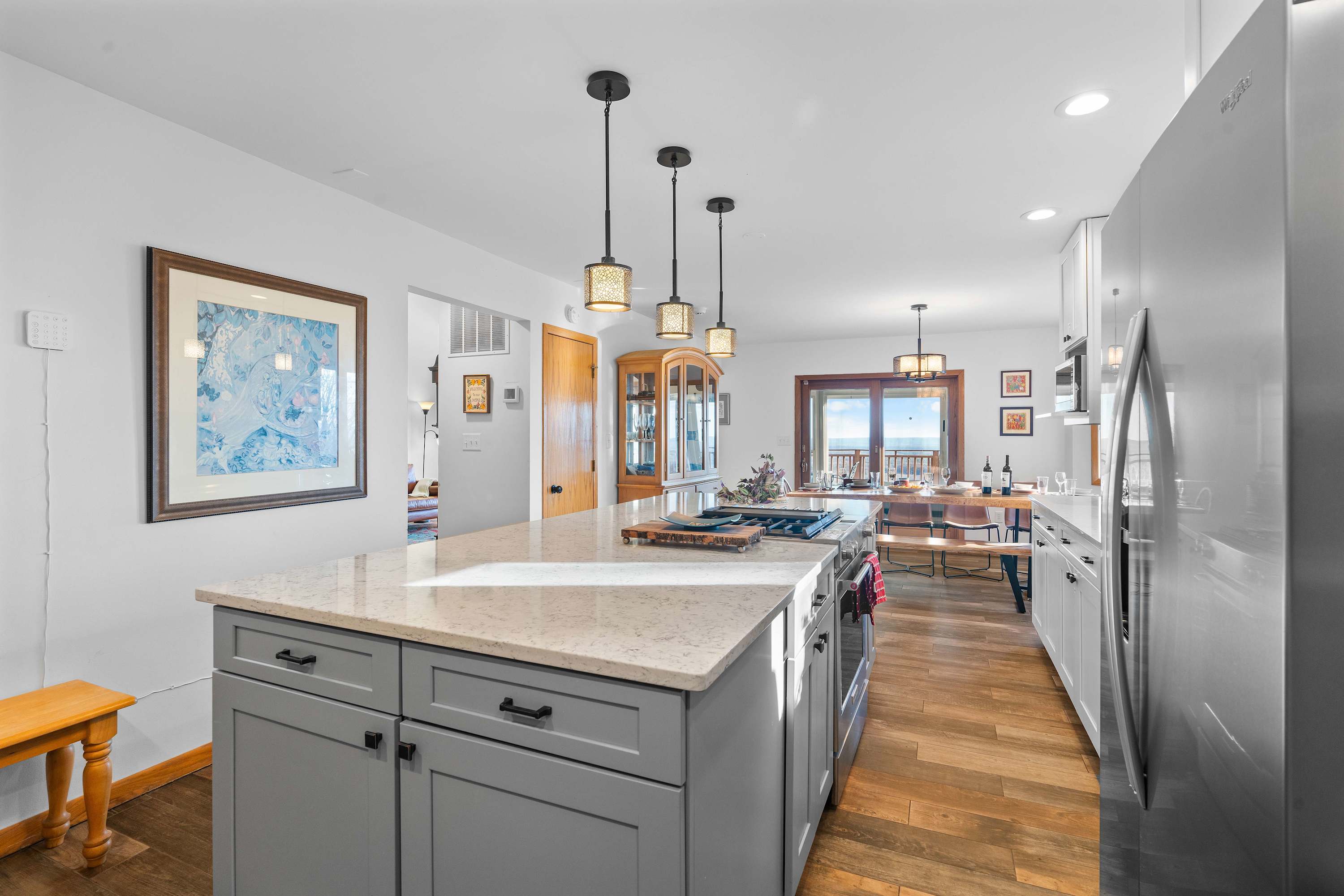 Where delicious meals and unforgettable conversations come together.