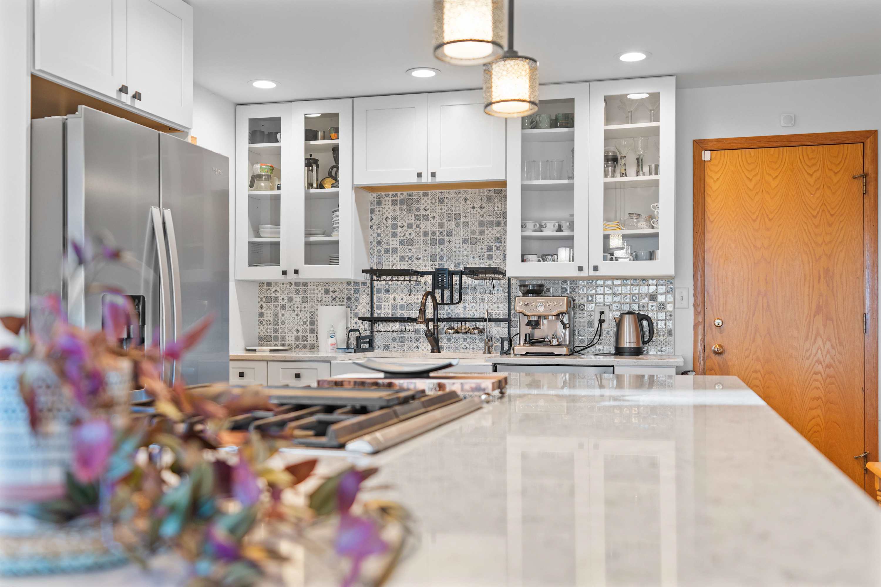 Where delicious meals and unforgettable conversations come together.