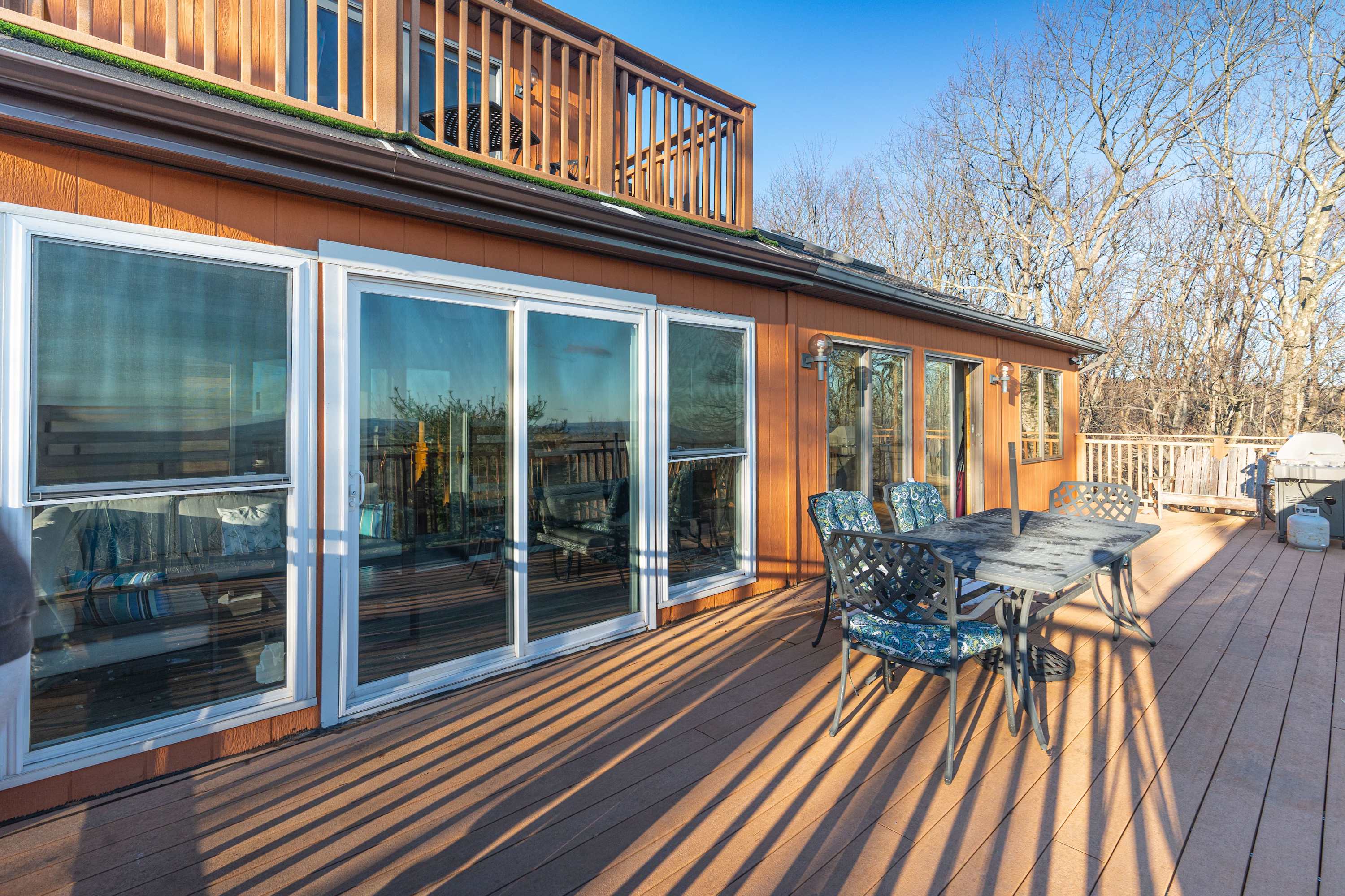 Golden hour never looked so good! Enjoy breathtaking sunsets from this deck.