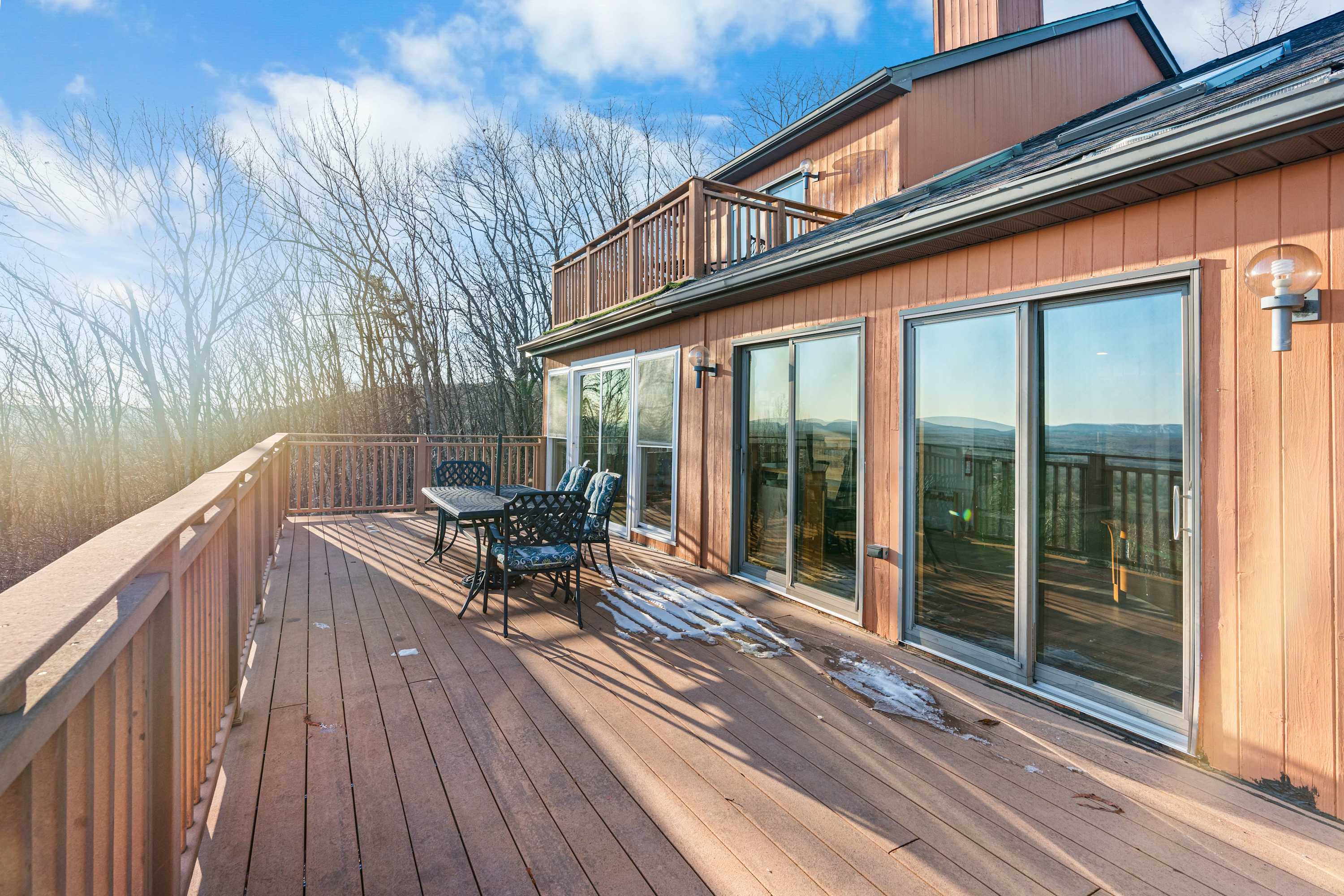 The perfect spot for morning coffee, evening cocktails, and everything in between. 