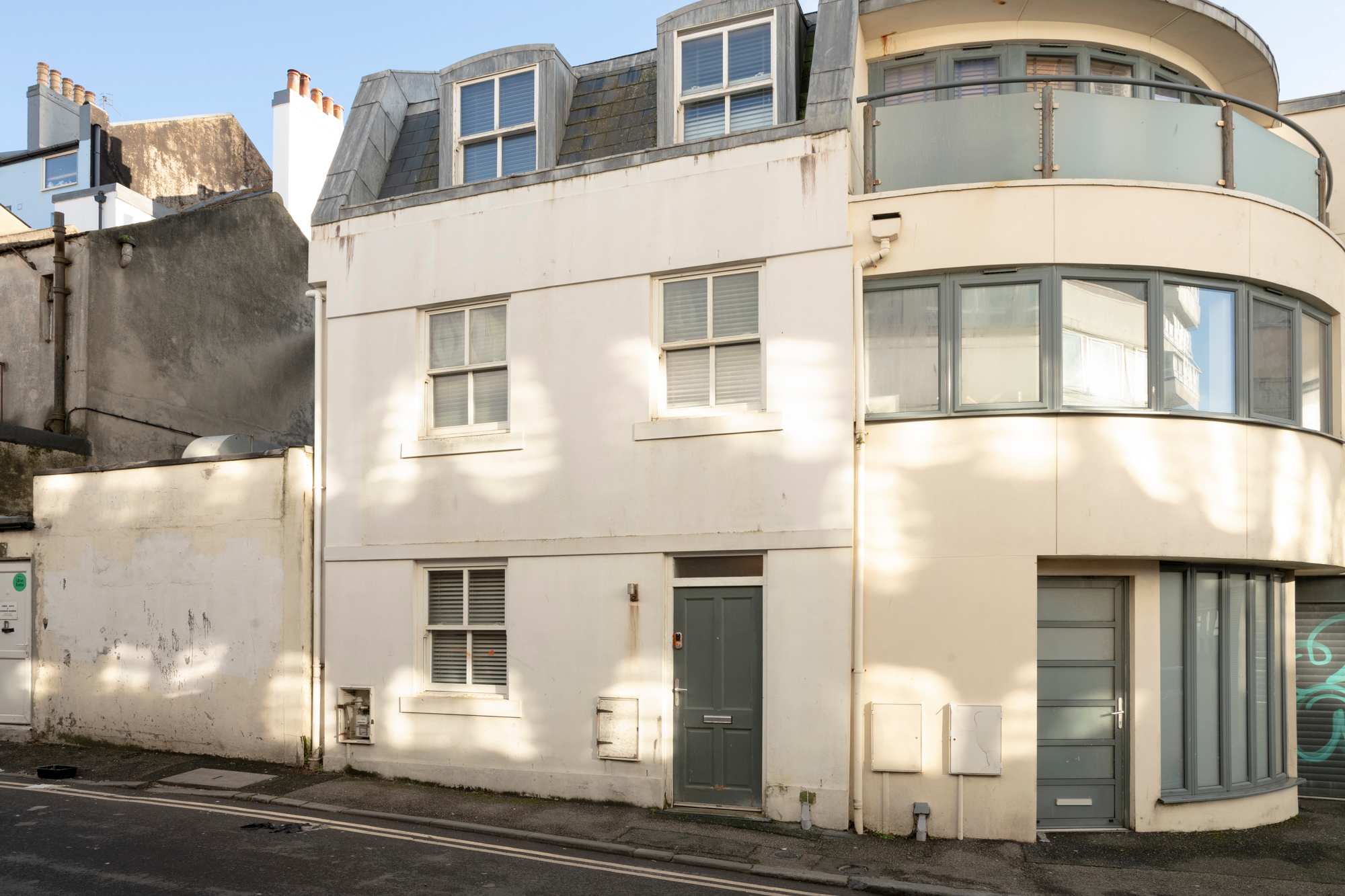 West Pier Beach - by Brighton Holiday Lets - Brighton Holiday Home - Image 24