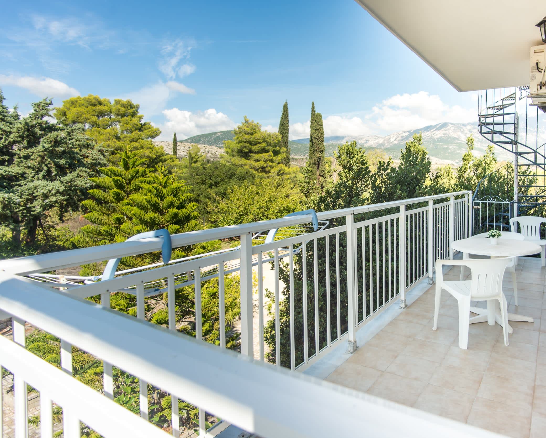 BlueWhite Studio - Mountain View by the Pool — Kerameies, Kefalonia — vacation rental