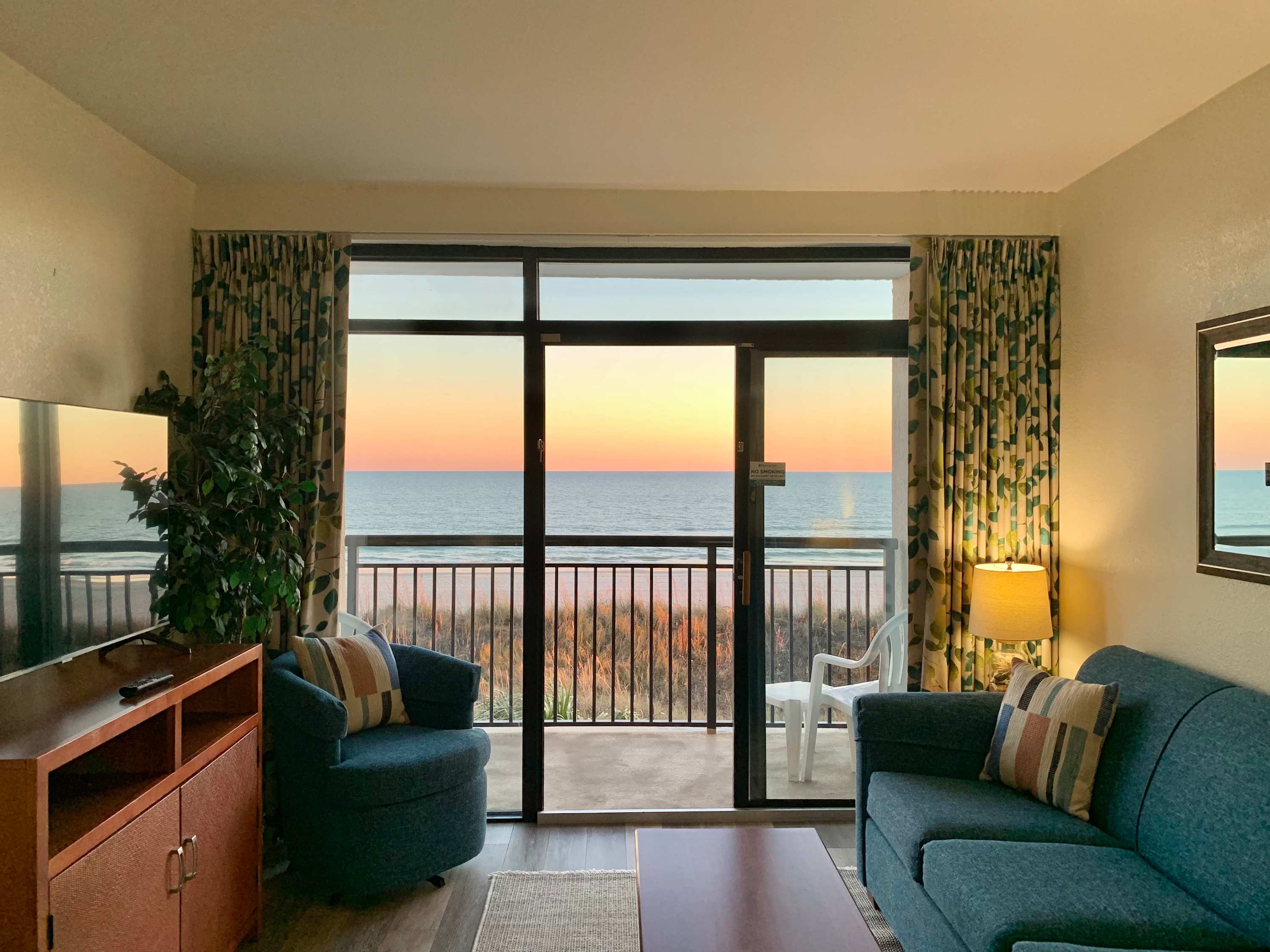 Oceanfront Condo with King Bed & Amenities! — North Myrtle Beach, SC — vacation rental