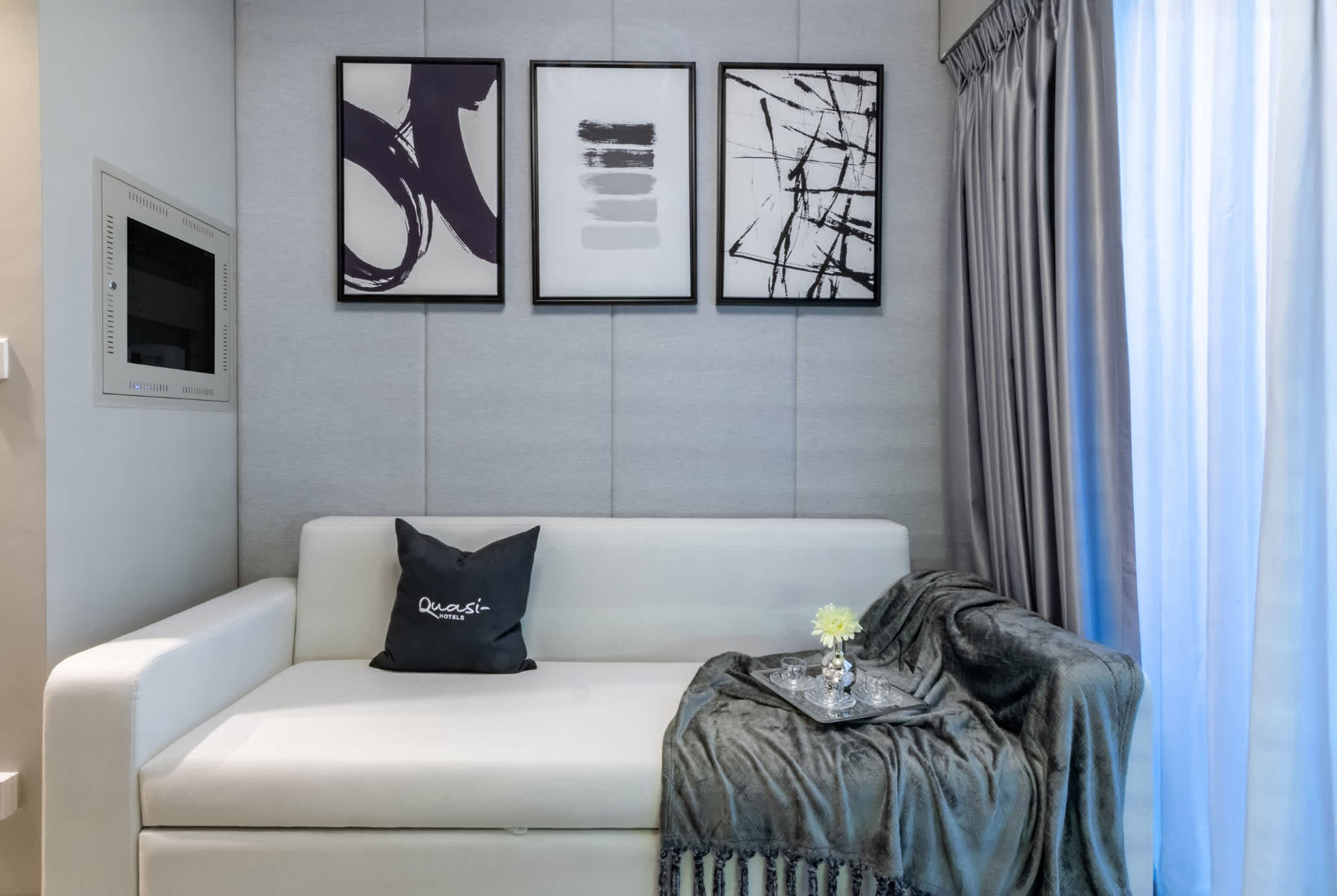 Quasi-Homes | Dubai Zada king bed, pool & gym · 5