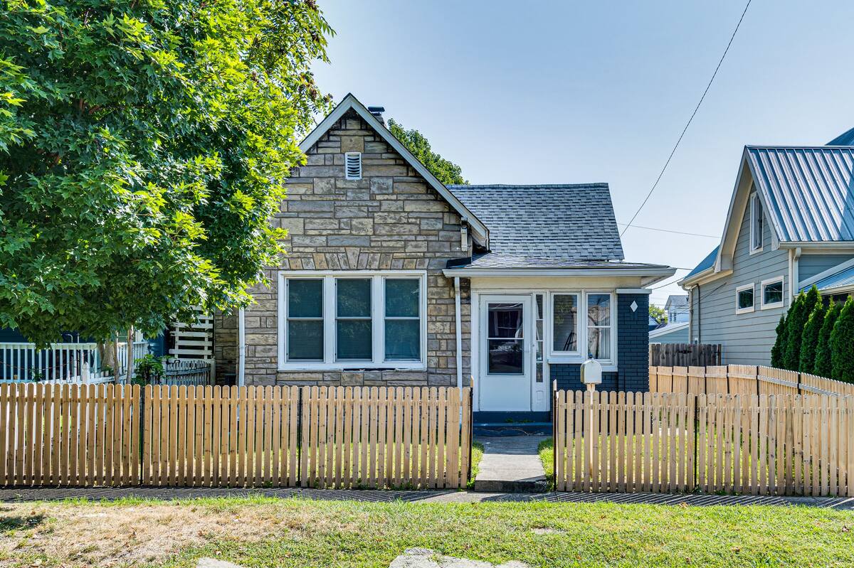 Charming 2-Bedroom Home with Private Gym β Indianapolis, IN β vacation rental