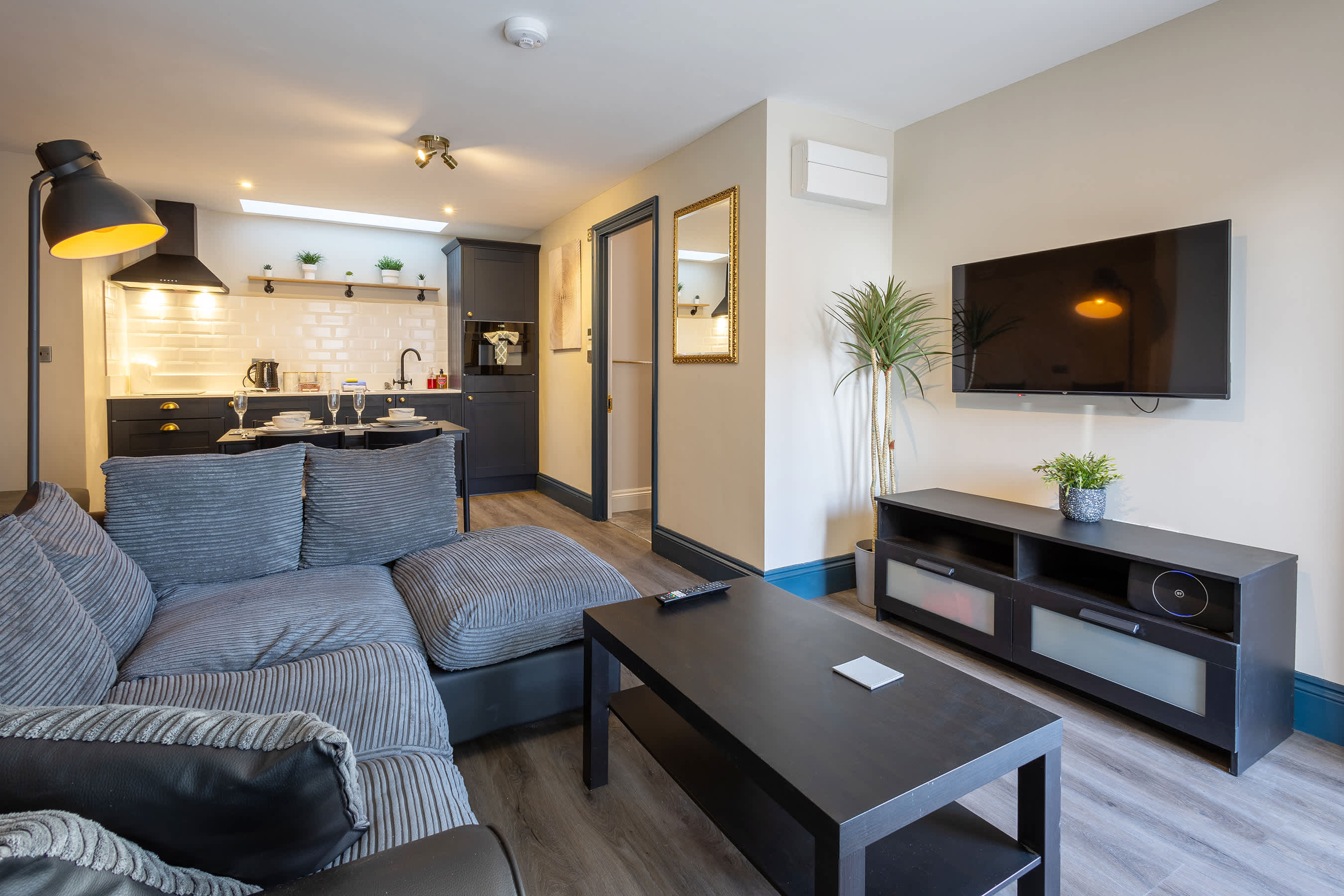 Le Mini Metro Apartments